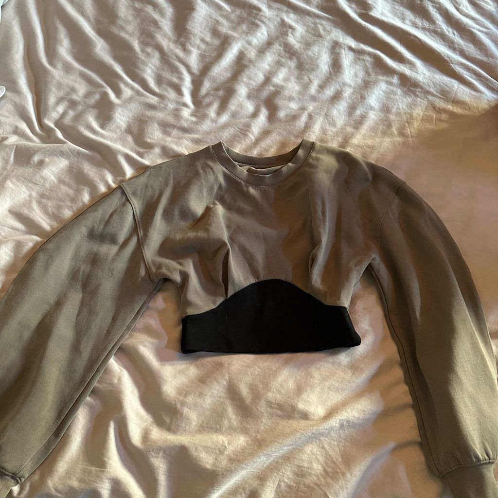 Zara Olive Sage green crop sweatshirt Size S / US 4 / IT 40 - 2 Thumbnail