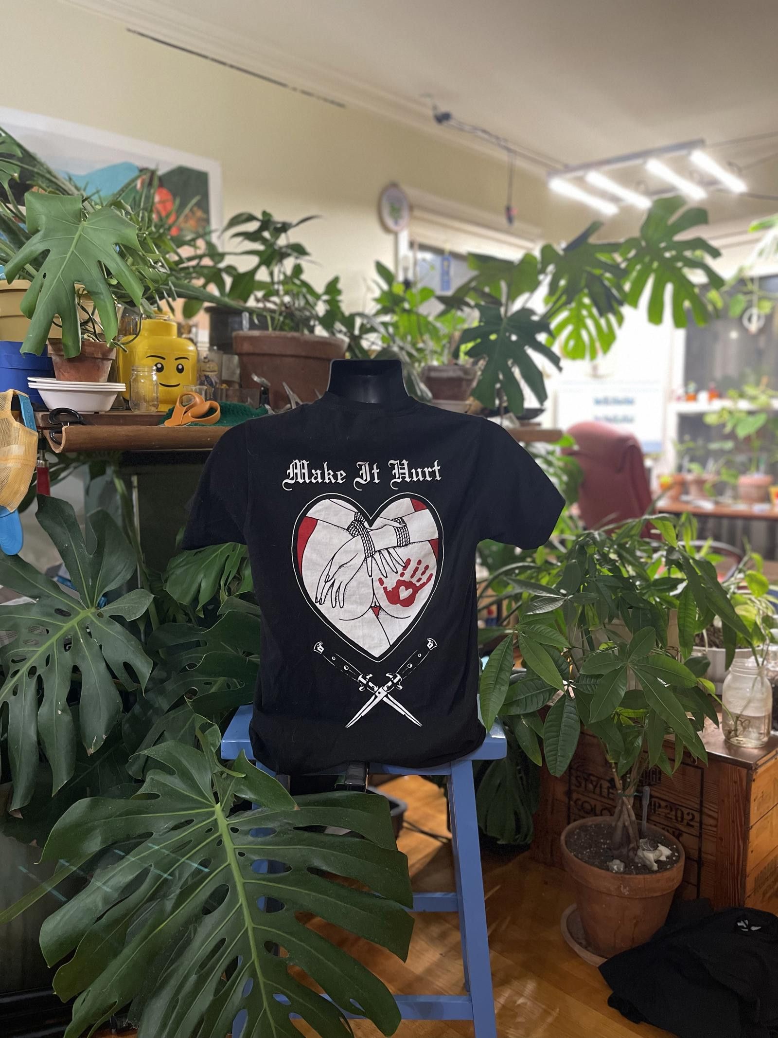 Designer The Mountain Witch 'Make it Hurt' T-Shirt Size US S / EU 44-46 / 1 - 2 Thumbnail