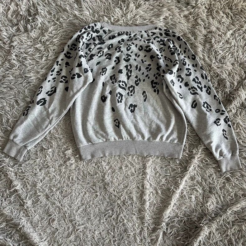 Saint Laurent Paris Saint Laurent Paris Grey Leopard Leopard Head Crewneck Swe Size M / US 6-8 / IT 42-44 - 3 Thumbnail