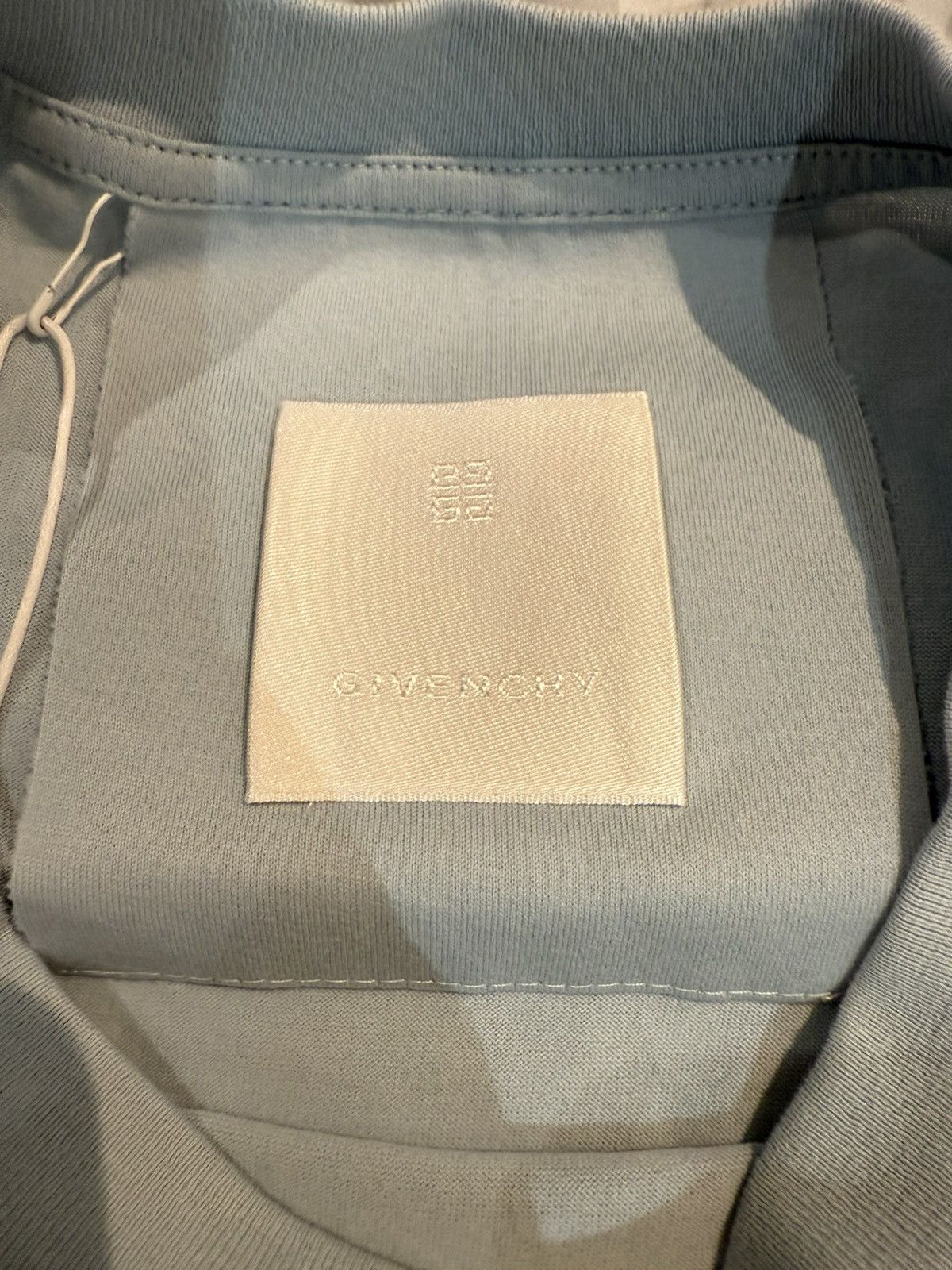 Givenchy Givenchy T-shirt Sz M Size US M / EU 48-50 / 2 - 3 Thumbnail
