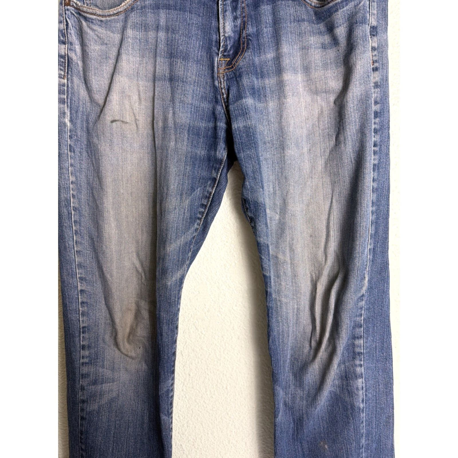 Lucky Brand Lucky Brand 221 Original Straight Medium Wash Stained Jeans Mens 34x34 Blue Straight Mens 34 Inseam 34 Regular Fit Size US 34 / EU 50 - 4 Thumbnail