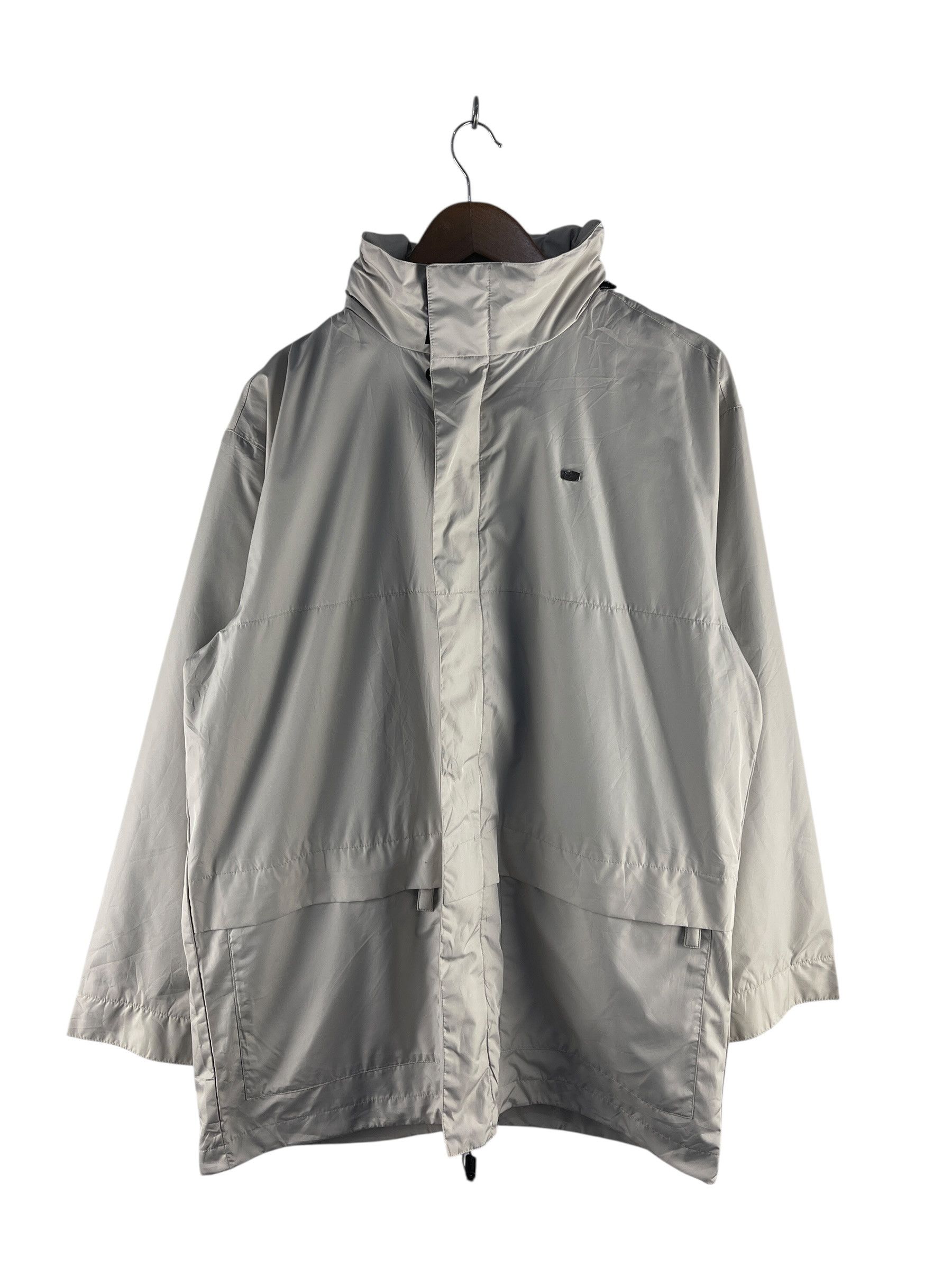Lacoste Vintage Lacoste Lightweight Hooded Rain Jacket Size US M / EU 48-50 / 2 - 1 Thumbnail