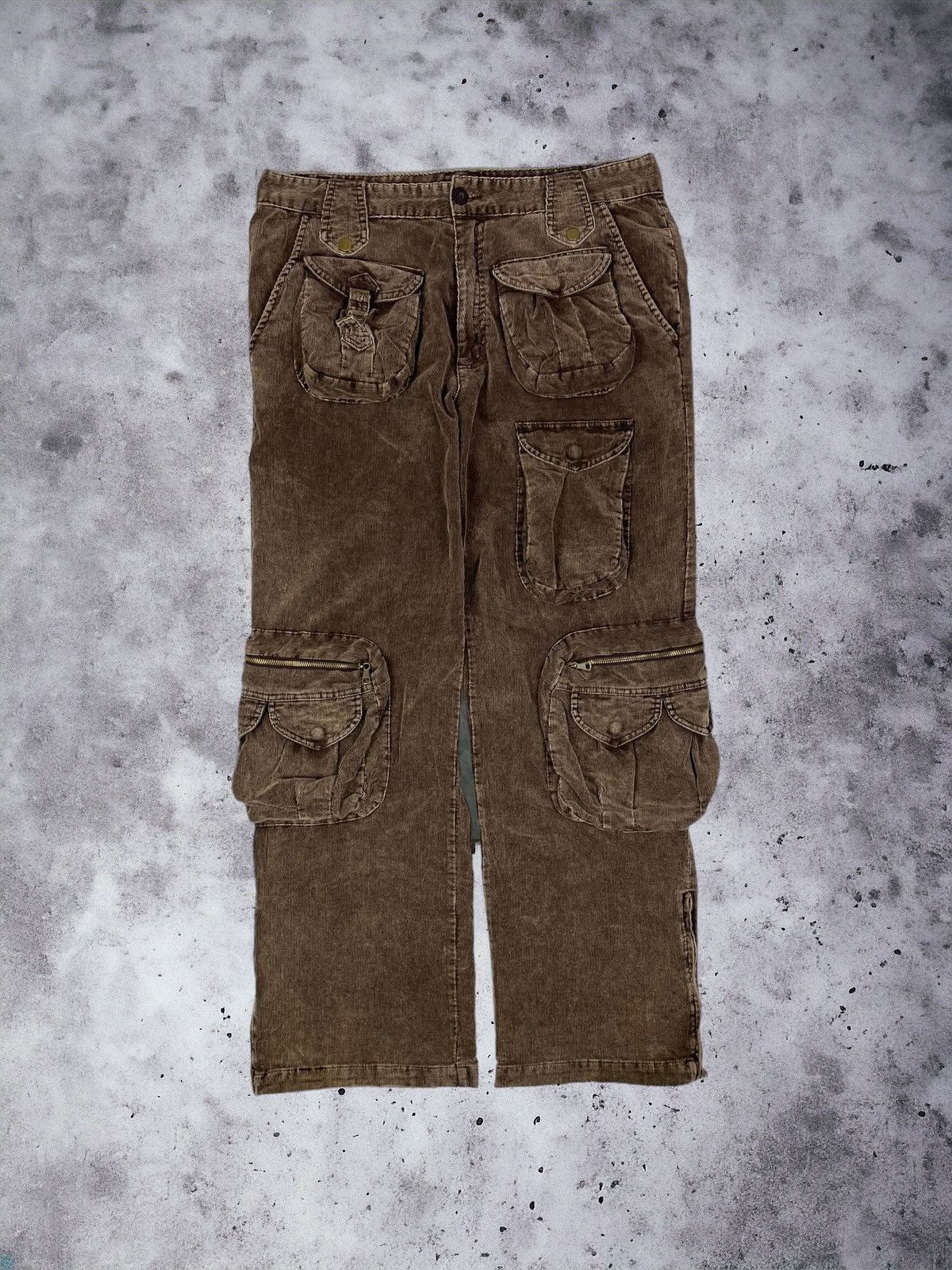 image of Vintage Multipocket Y2K Baggy Corduroy Cargo Pants in Brown, Men's (Size 36)