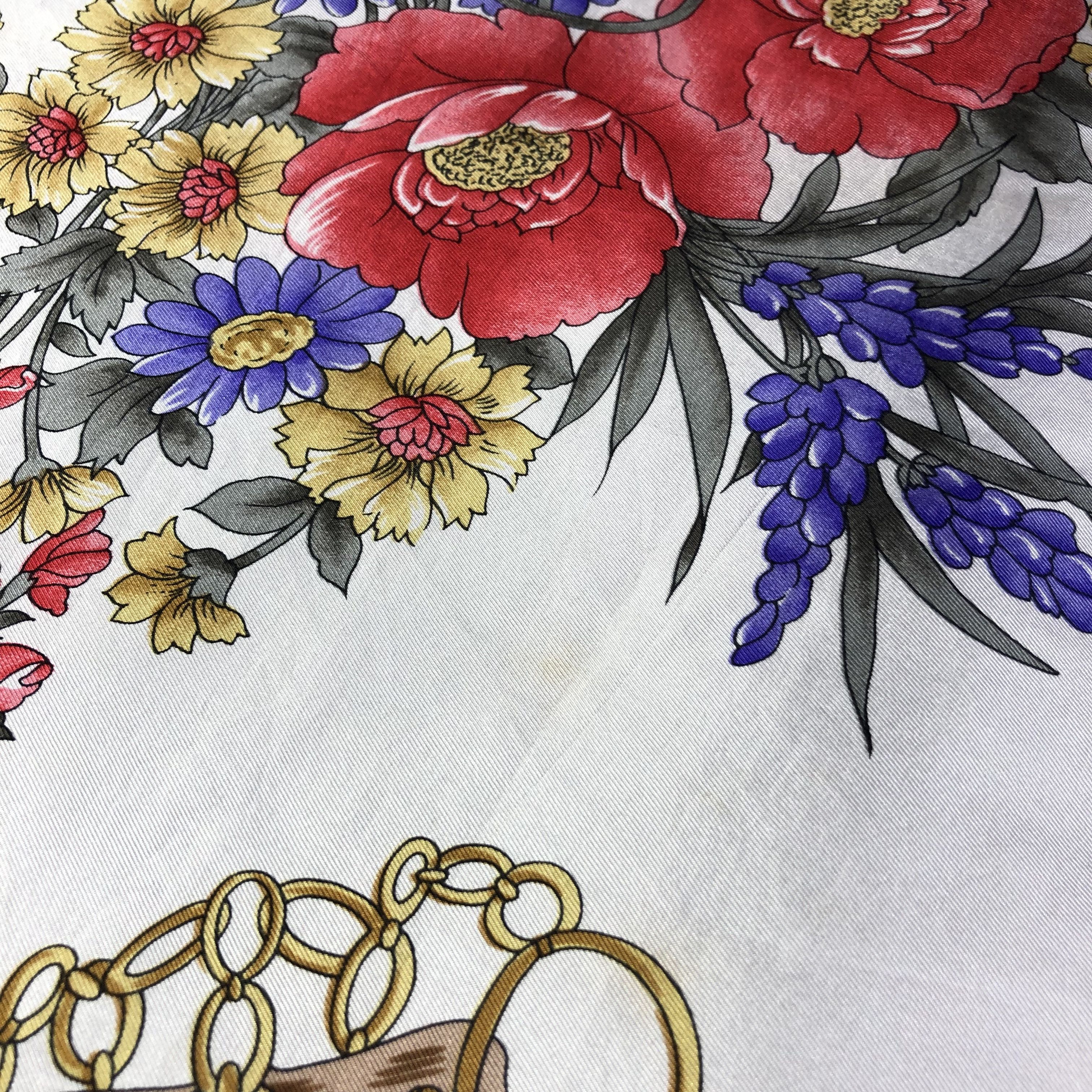 Vintage Vintage Institut De Beaute Floral Silk Scarf M678 Size ONE SIZE - 4 Thumbnail