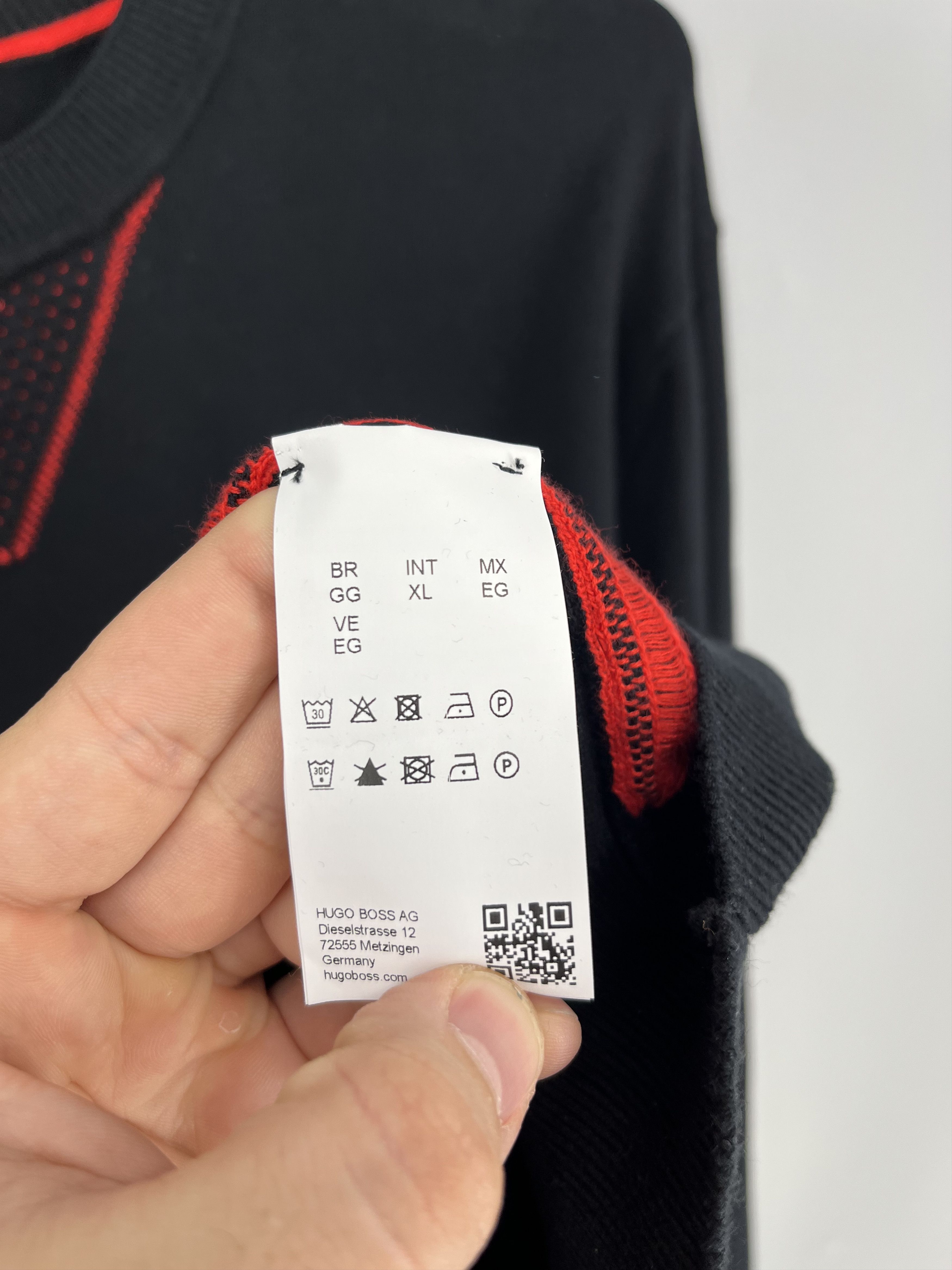 Hugo Boss HUGO BOSS Sdorito Sweater XL Black Red 100% Cotton Size US XL / EU 56 / 4 - 8 Thumbnail
