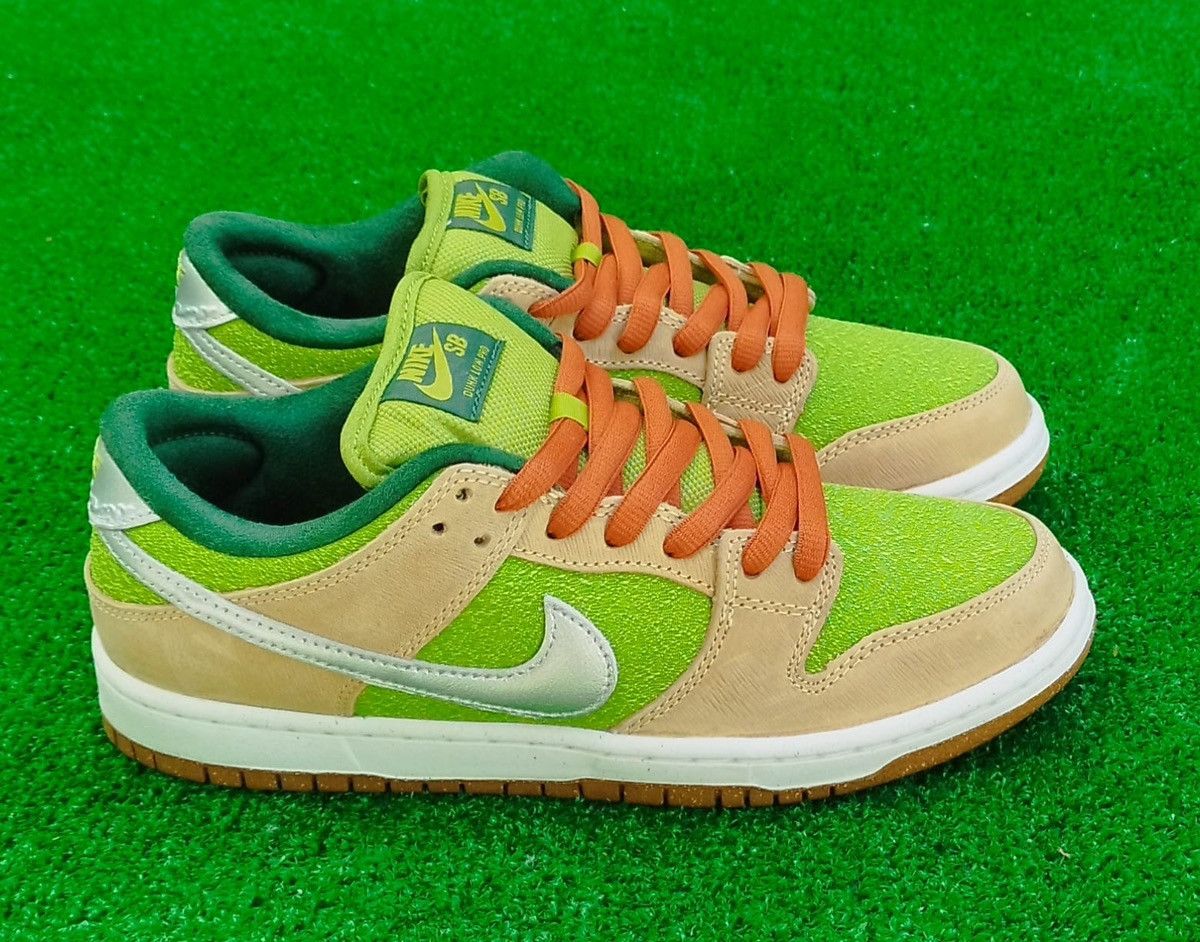 Nike Nike SB Dunk Low Escargot. Size US 7 / EU 40 - 1 Thumbnail
