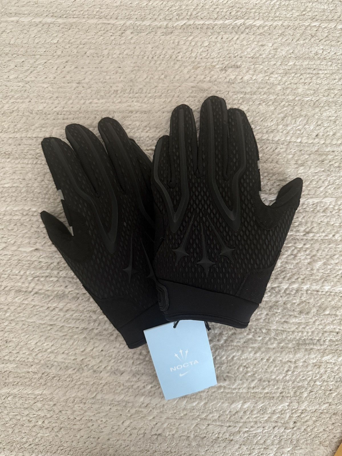 VERY RARE NOCTA GLOVES BLACK MEDIUM