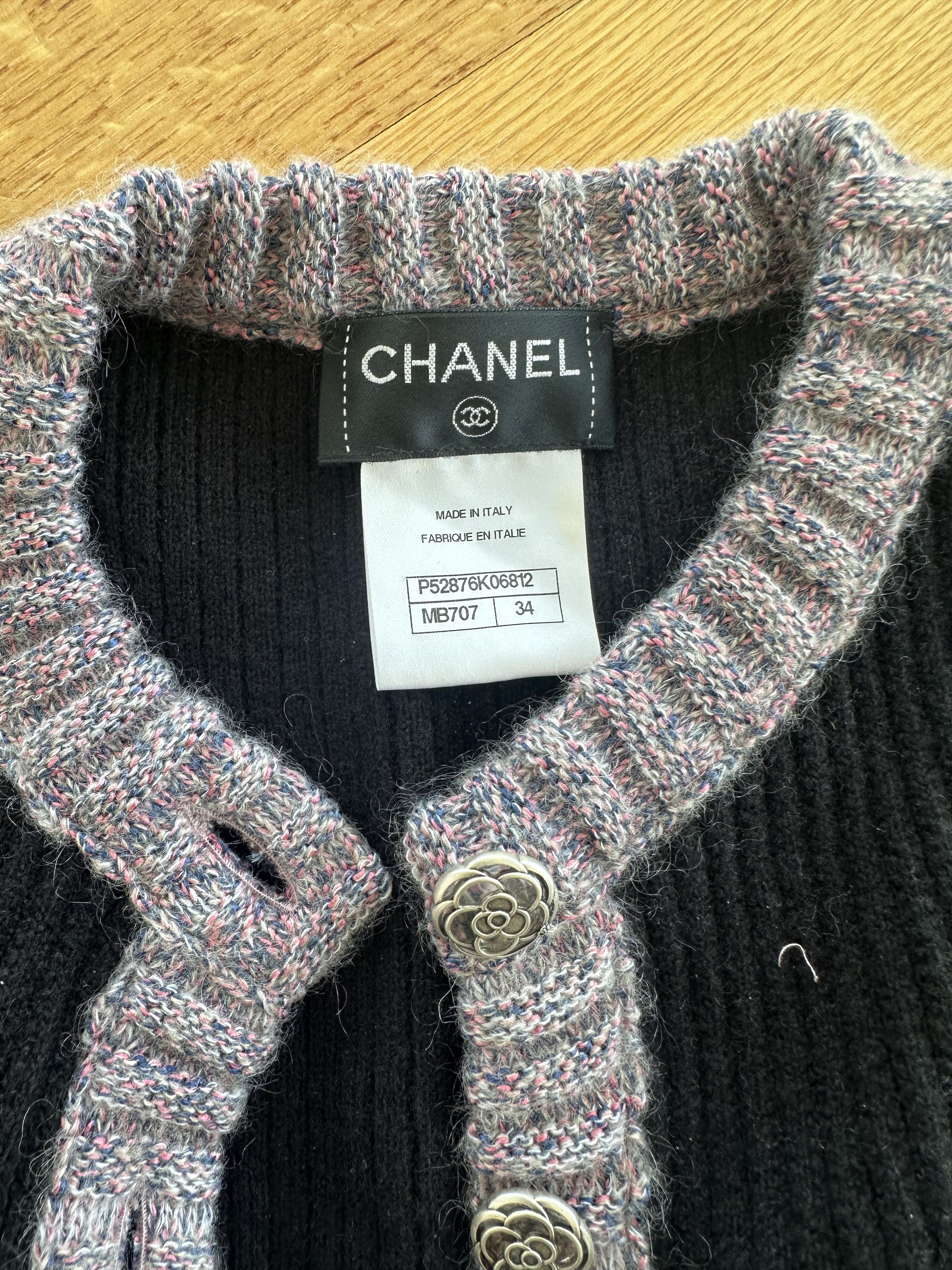 Chanel Chanel CC Button Knit cardigan Dress Size XXS / US 00 / IT 34 - 2 Thumbnail