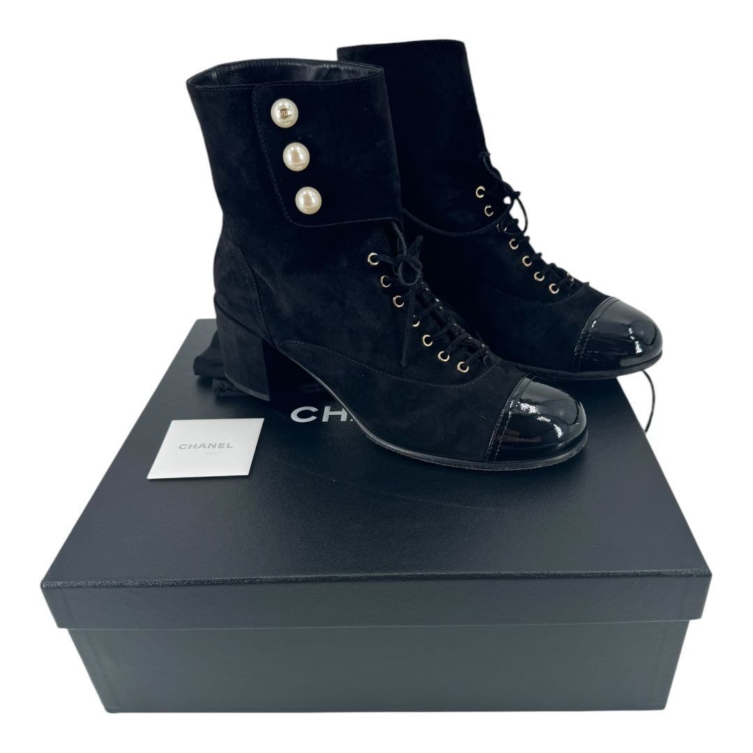 Chanel Chanel Suede Pearl CC Logo Patent Cap Toe Short Boots Size US 10 / IT 40 - 3 Thumbnail