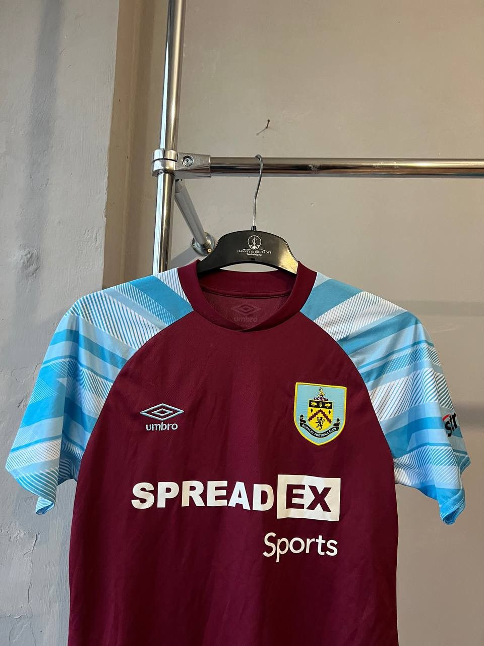 Umbro 2021/22 BURNLEY FC HOME SOCCER JERSEY FOOTBALL SHIRT SIZE S Size US S / EU 44-46 / 1 - 6 Thumbnail