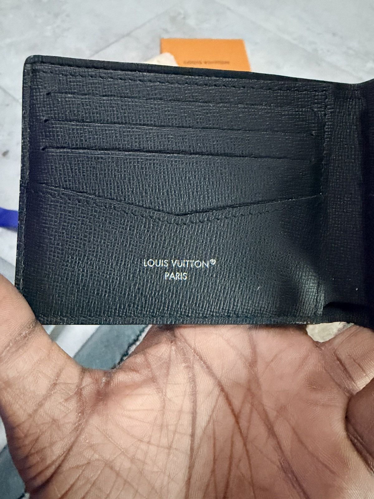 Louis Vuitton Louis Vuitton and grey lather wallet Size ONE SIZE - 4 Thumbnail