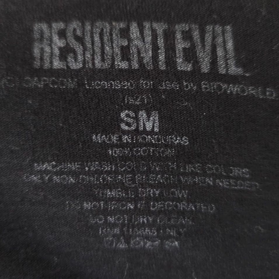 Vintage Resident Evil Lady Dimitrescu T Shirt Mens Small Black Horror Video Game Size US S / EU 44-46 / 1 - 6 Thumbnail