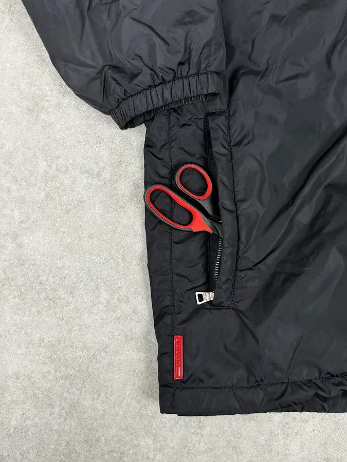 Prada AW2009 Prada Black Nylon Light Hooded Windbreaker Jacket Size US L / EU 52-54 / 3 - 8 Thumbnail