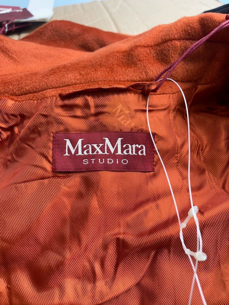 Max Mara Max Mara coat Size M / US 6-8 / IT 42-44 - 1 Thumbnail