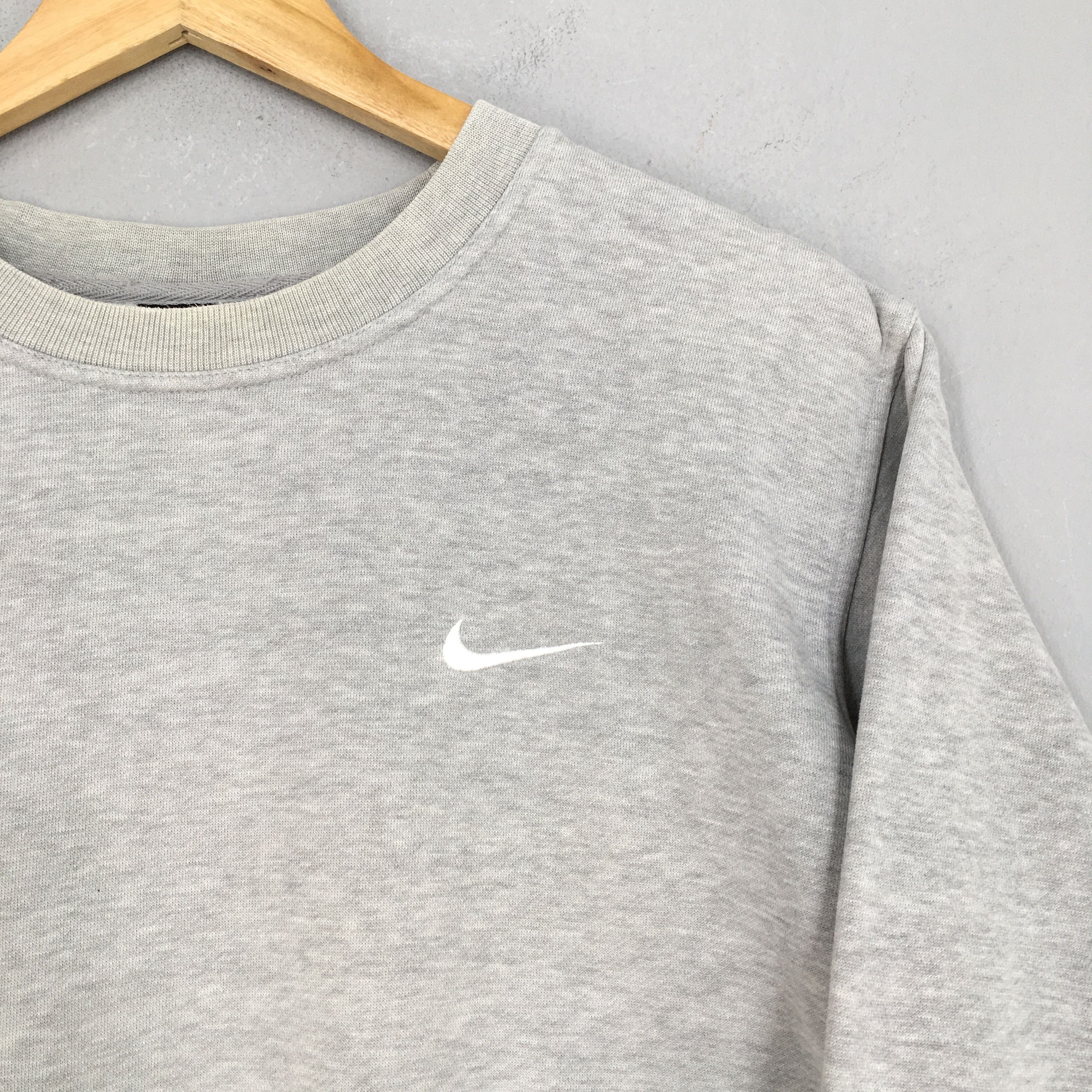 Nike Vintage 90s Nike Swoosh Gray Sweatshirt Women Large Size L / US 10 / IT 46 - 2 Thumbnail