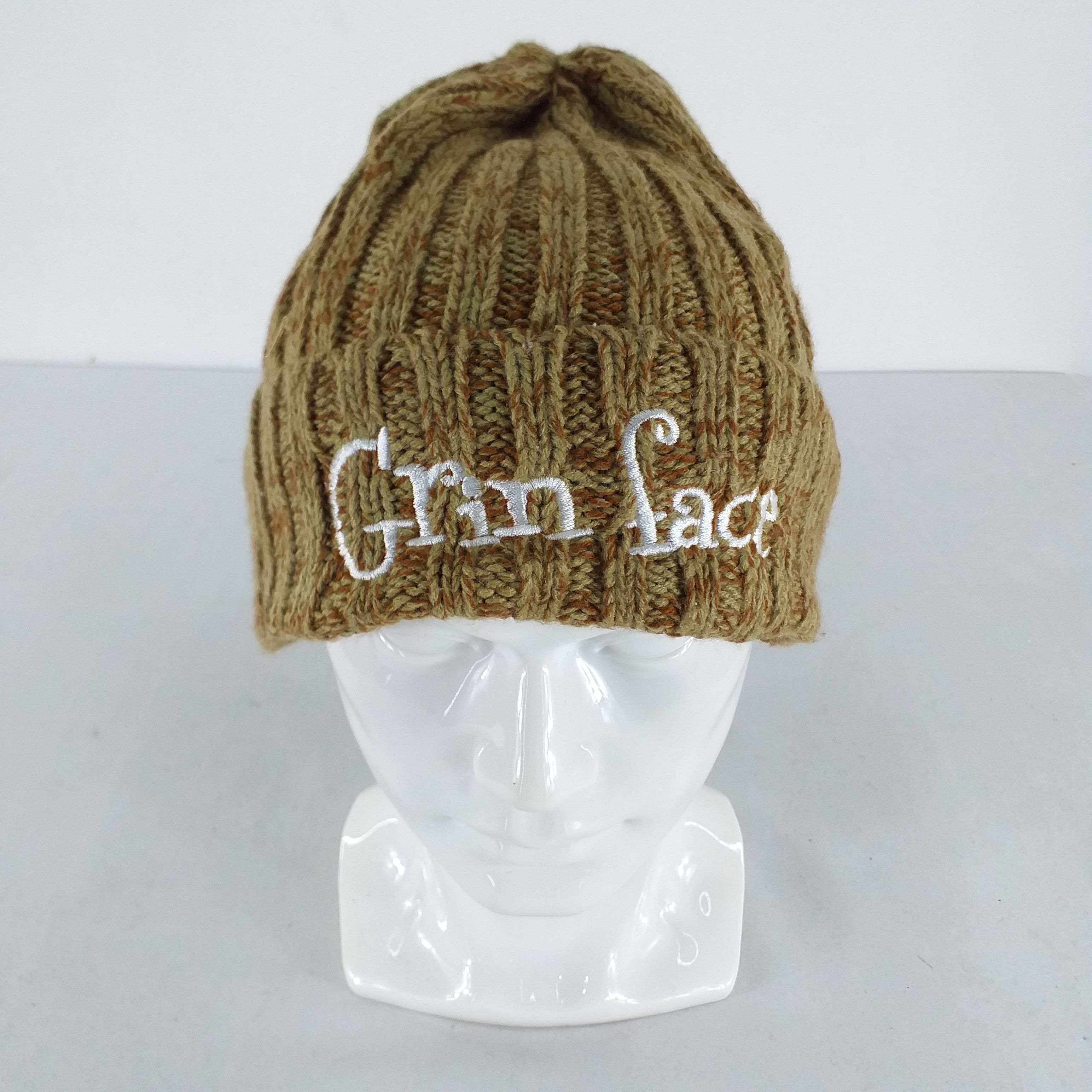 Japanese Brand Grin Face Embroidery Snow Cap Beanie Hat -BN315 Size ONE SIZE - 1 Thumbnail