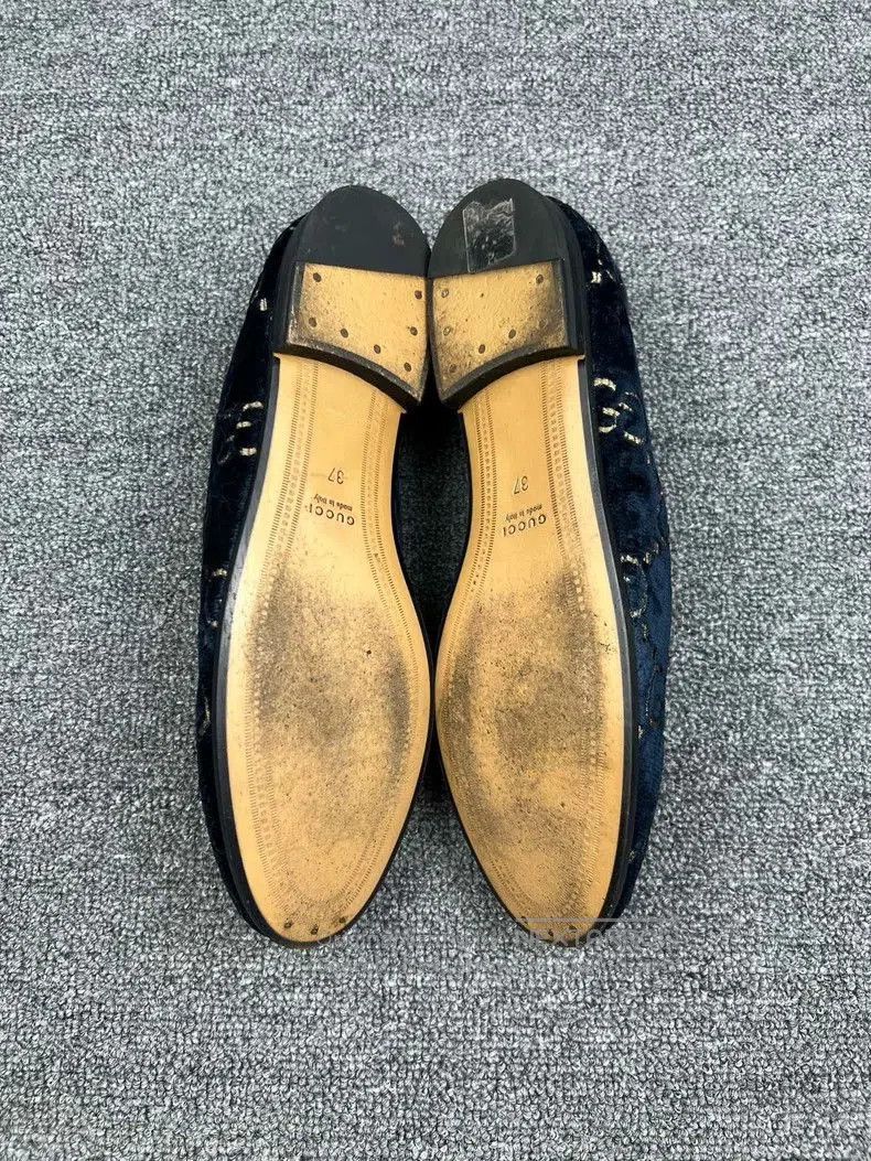 Gucci Gucci Blue Velvet Loafers with Gold Accents. Size US 6 / EU 39 - 5 Thumbnail