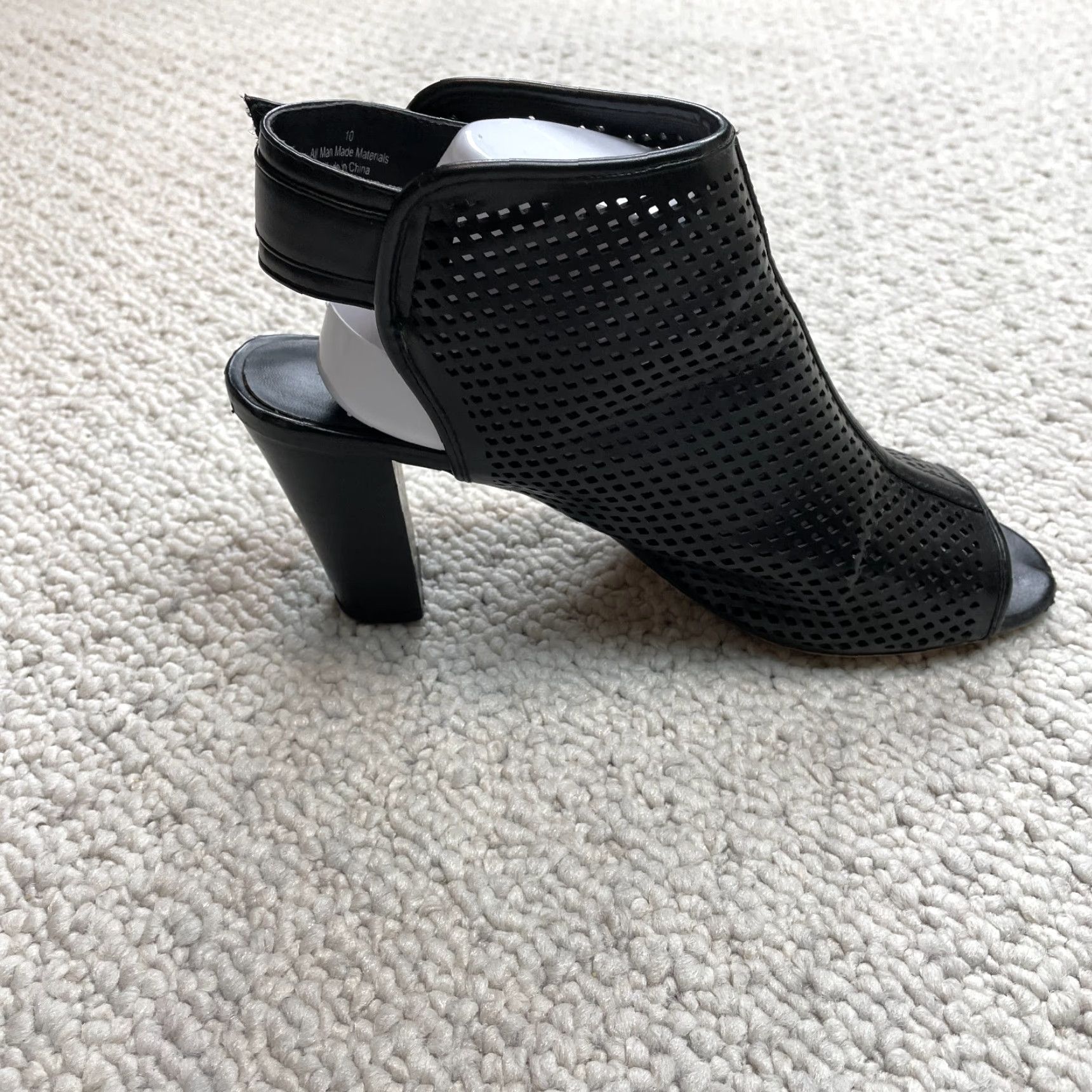 Merona Merona Faux Leather Heel Women Slingback Black 10 High Block Perforated Almond Toe Women's Shoe Comfort Formal Workwear Party/Cocktail Size US 10 / IT 40 - 7 Thumbnail
