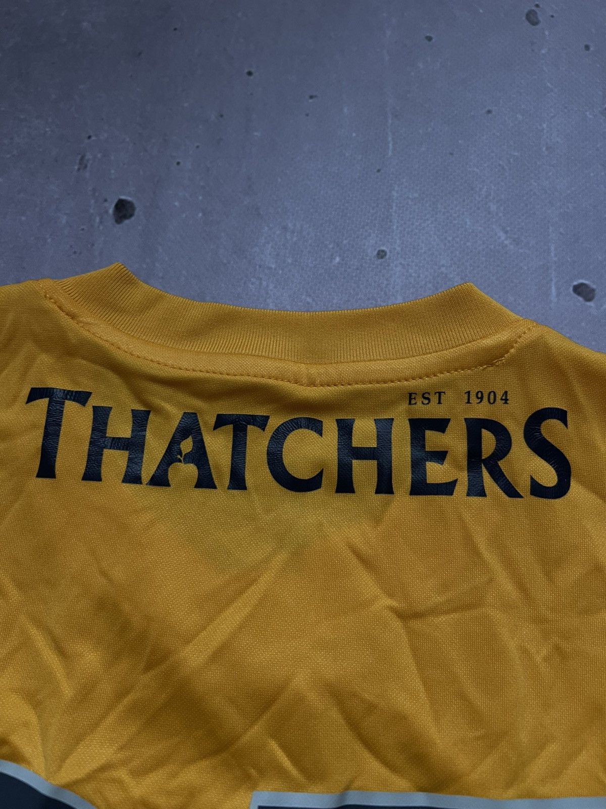 Nike Torquay United 2019-20 Nike t-shirt football jersey sz M #25 Size US M / EU 48-50 / 2 - 9 Thumbnail