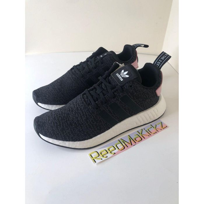 Nmd r2 black on sale pink