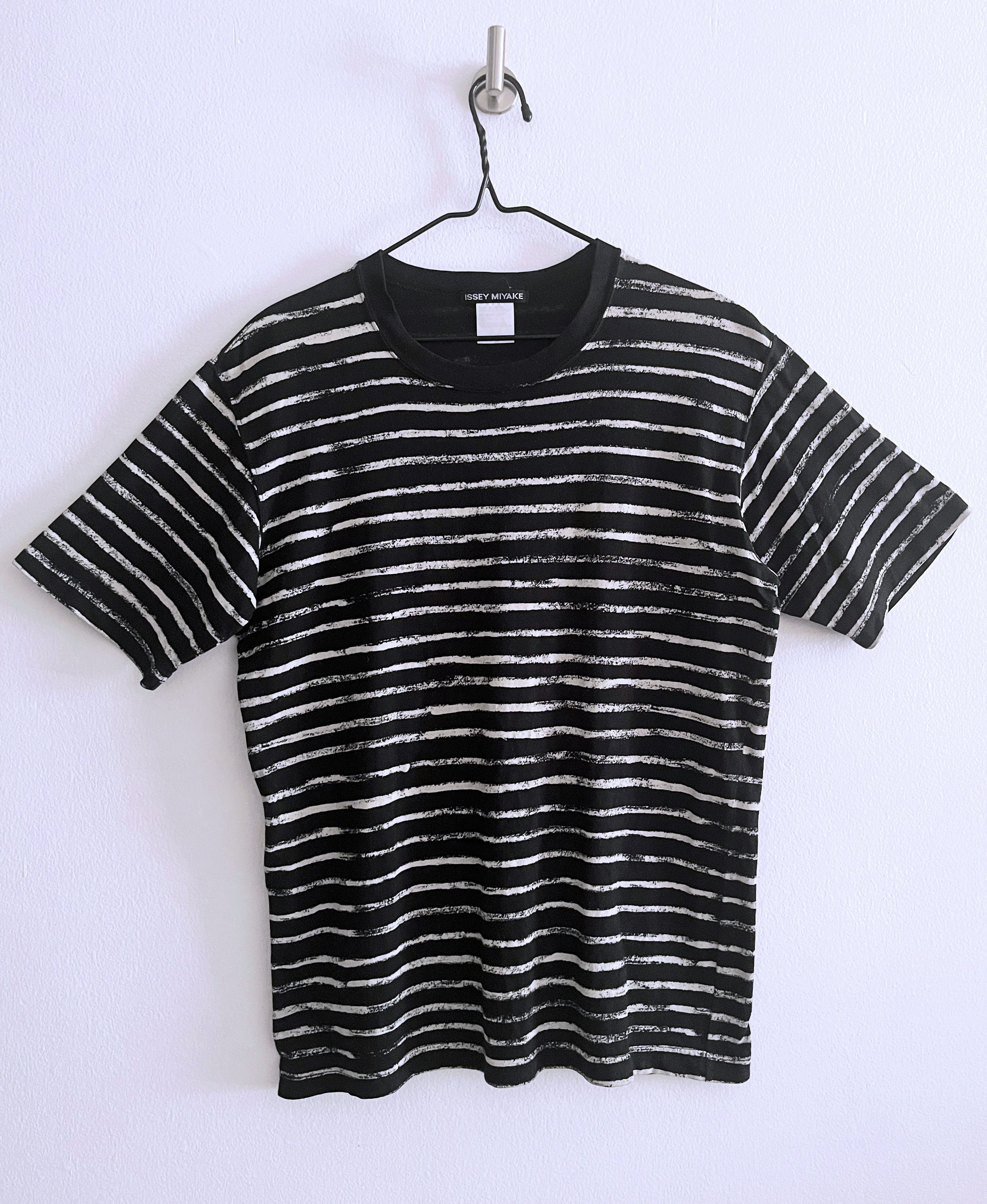 abstract striped t-shirt