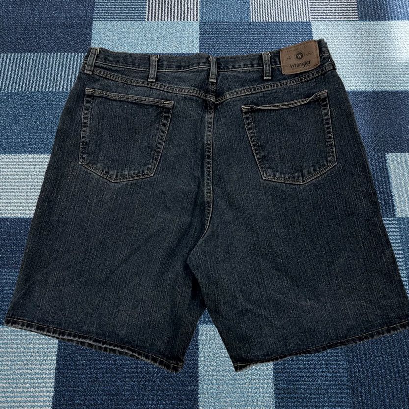 Wrangler Mens 40 Wrangler Relaxed Fit 10" Dark Wash Denim Blue Jean Classic Jorts Size US 40 / EU 56 - 1 Thumbnail