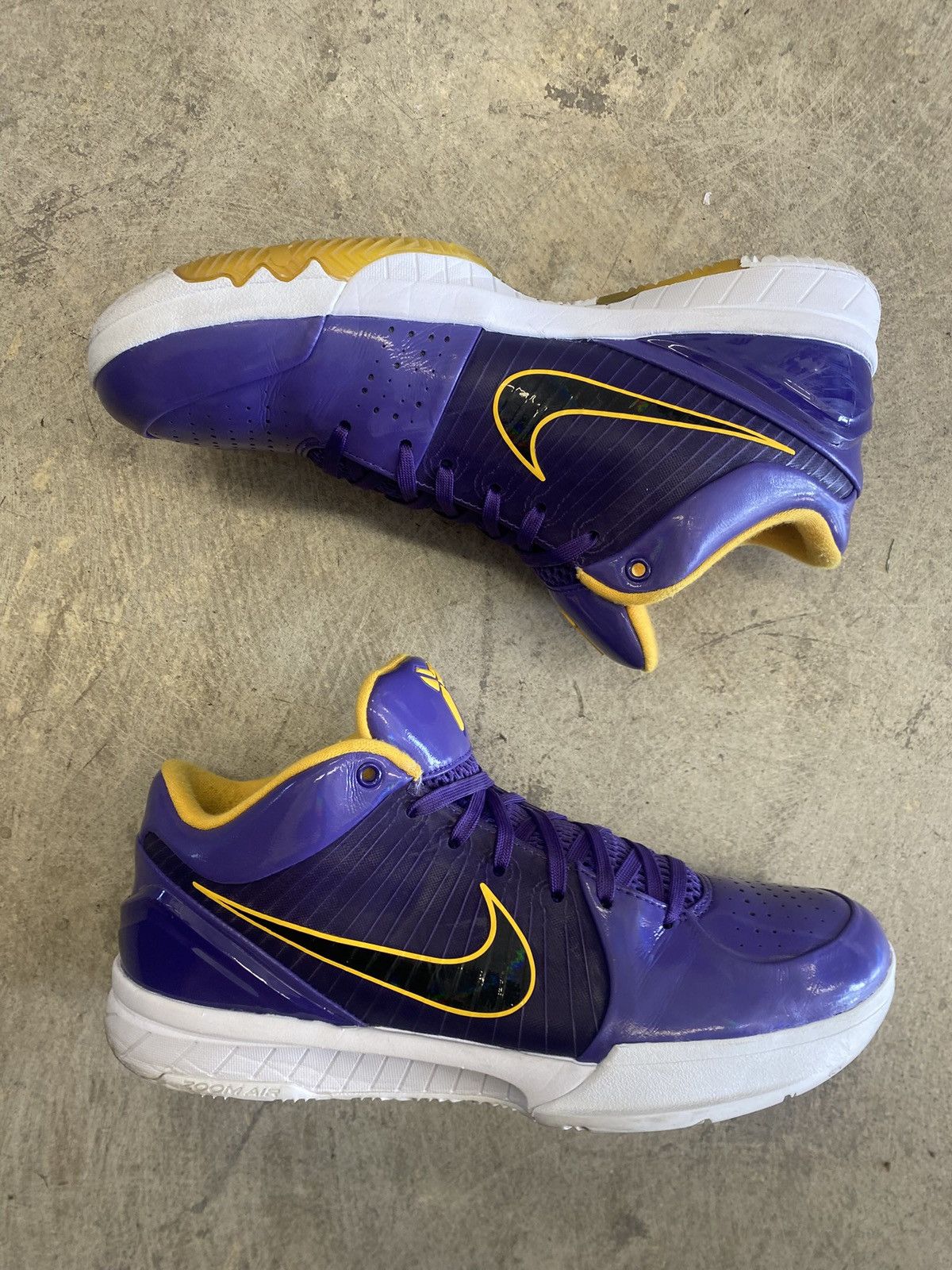 Nike × Undefeated Undefeated Kobe 4 Protro Los Angeles Lakers Size US 10 / EU 43 - 1 Thumbnail