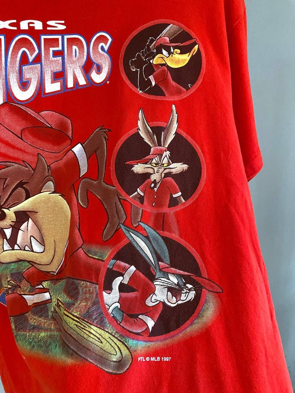MLB MLB Texas Rangers x Looney Tunes 97s Vintage, ﻿﻿Made in USA Size US L / EU 52-54 / 3 - 7 Thumbnail