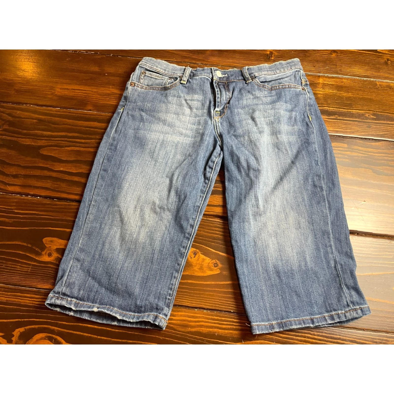 Lucky Brand VINTAGE Lucky Brand Jeans Women's Size 31 Blue Denim Capri 2000's Size 24" / US 00 / IT 34 - 2 Thumbnail