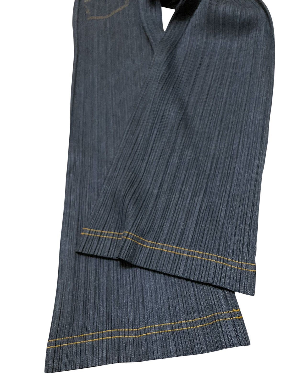 Pleats Please Issey Miyake Pleats Please Denim Transfer Trompe L'oeil Pants Size 34" / US 12 / IT 48 - 10 Thumbnail