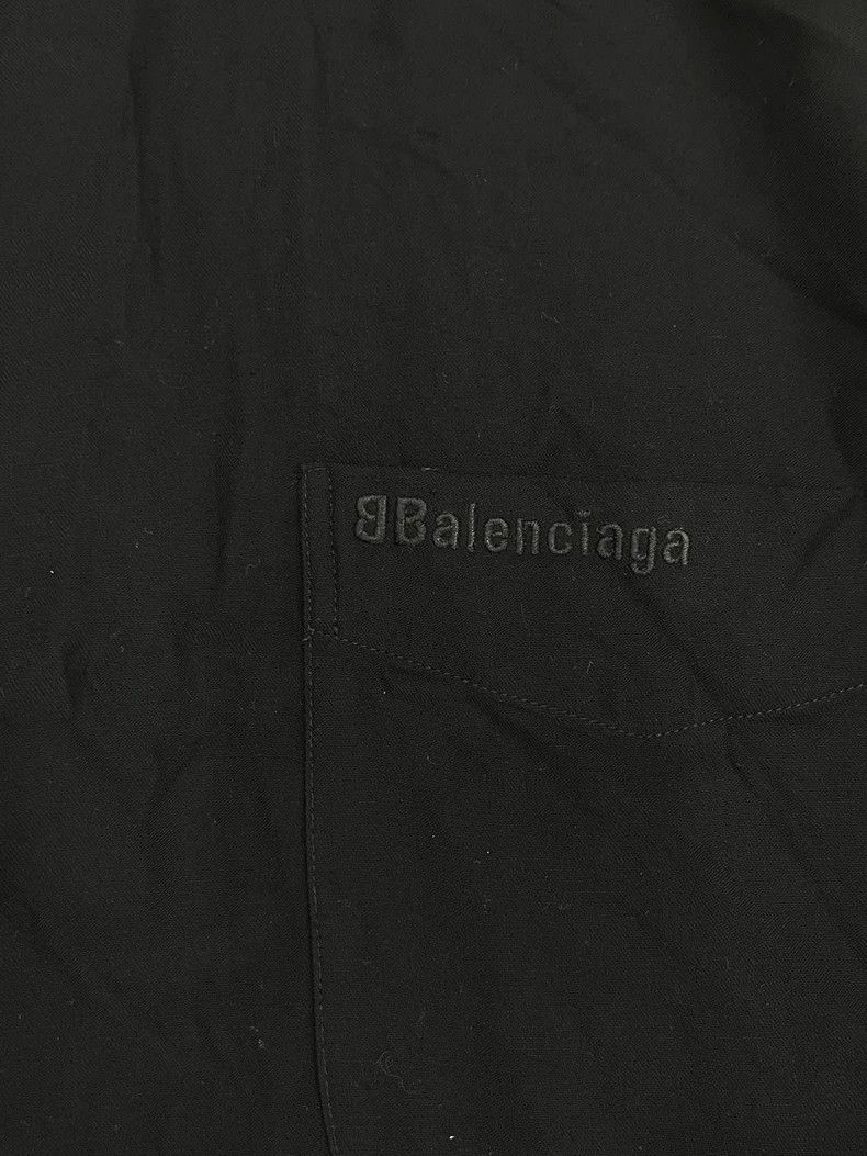 Balenciaga Balenciaga size 37 Solid Color Short Sleeve Button Down Sh Size US XS / EU 42 / 0 - 3 Thumbnail