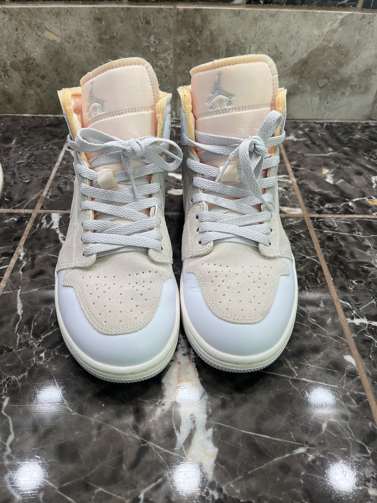 Jordan Brand × Nike Air Jordan 1 Mid SE 'Inside Out' Size US 9 / EU 42 - 7 Thumbnail