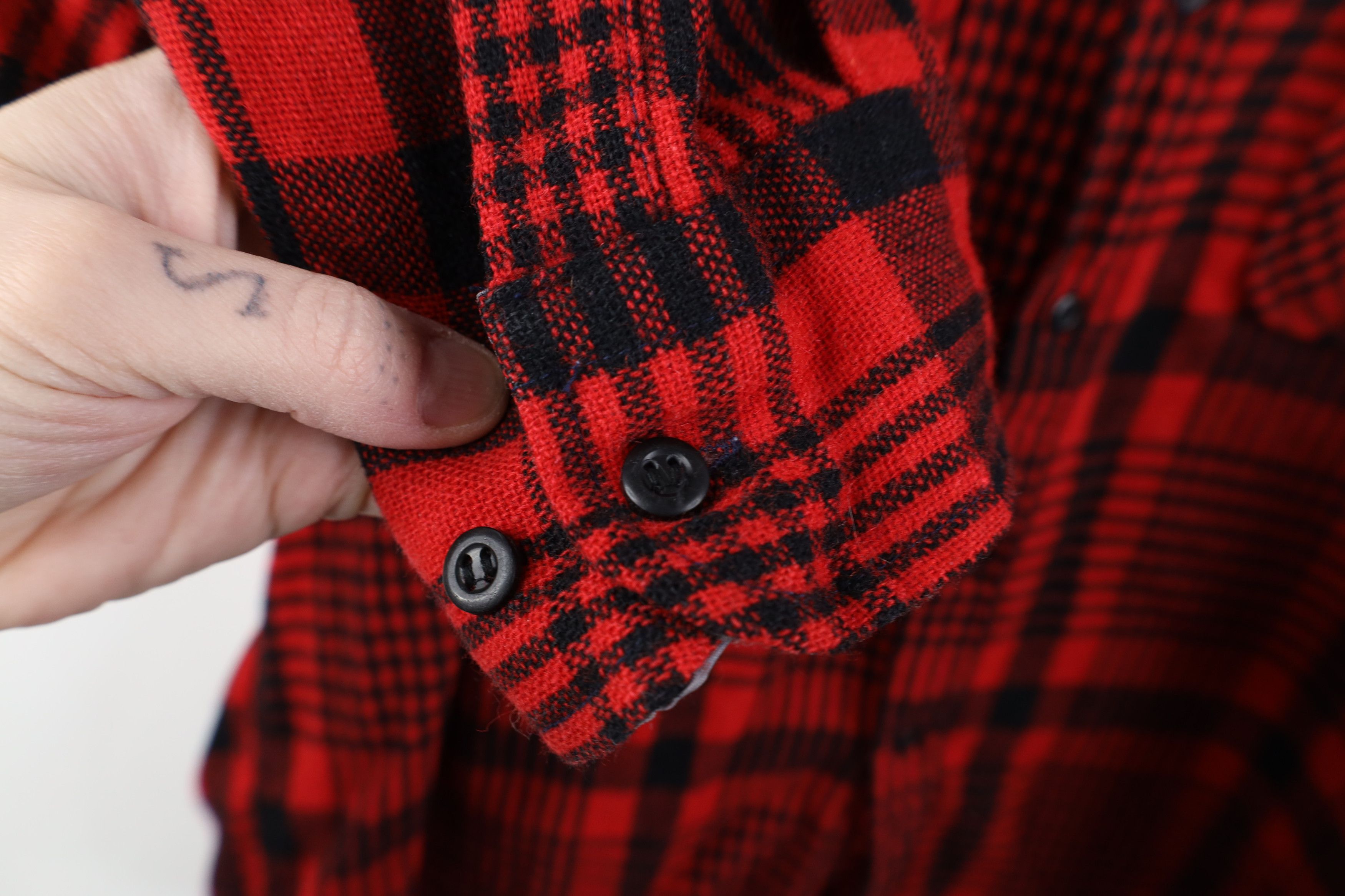 Vintage Vintage 70s Streetwear Knit Collared Button Shirt Red Plaid Size US XL / EU 56 / 4 - 5 Thumbnail