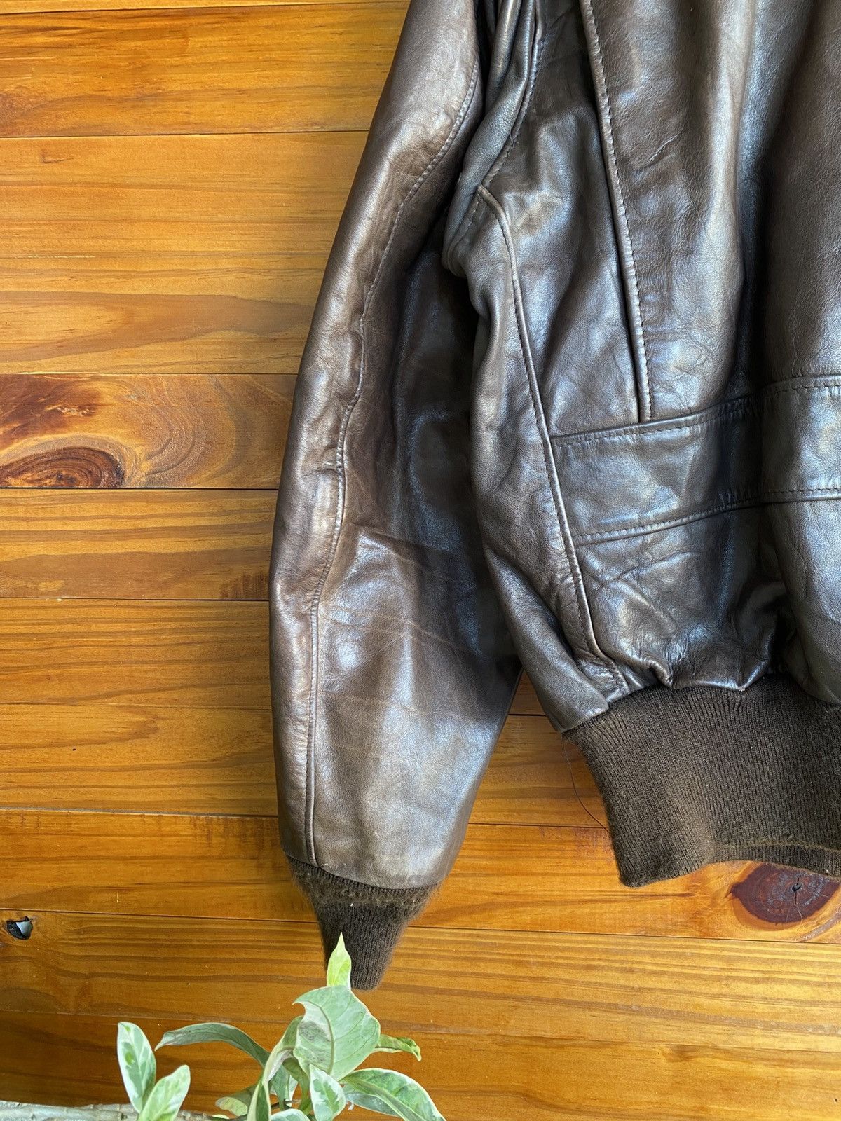 Schott Vintage 70s Schott Leather Flight Jacket Made USA Size 44 Size US XL / EU 56 / 4 - 18 Thumbnail