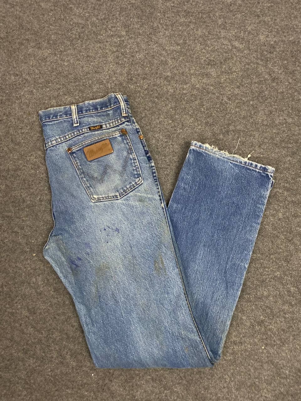 Wrangler vintage wrangler slightly distressed denim nice design Size US 34 / EU 50 - 1 Thumbnail