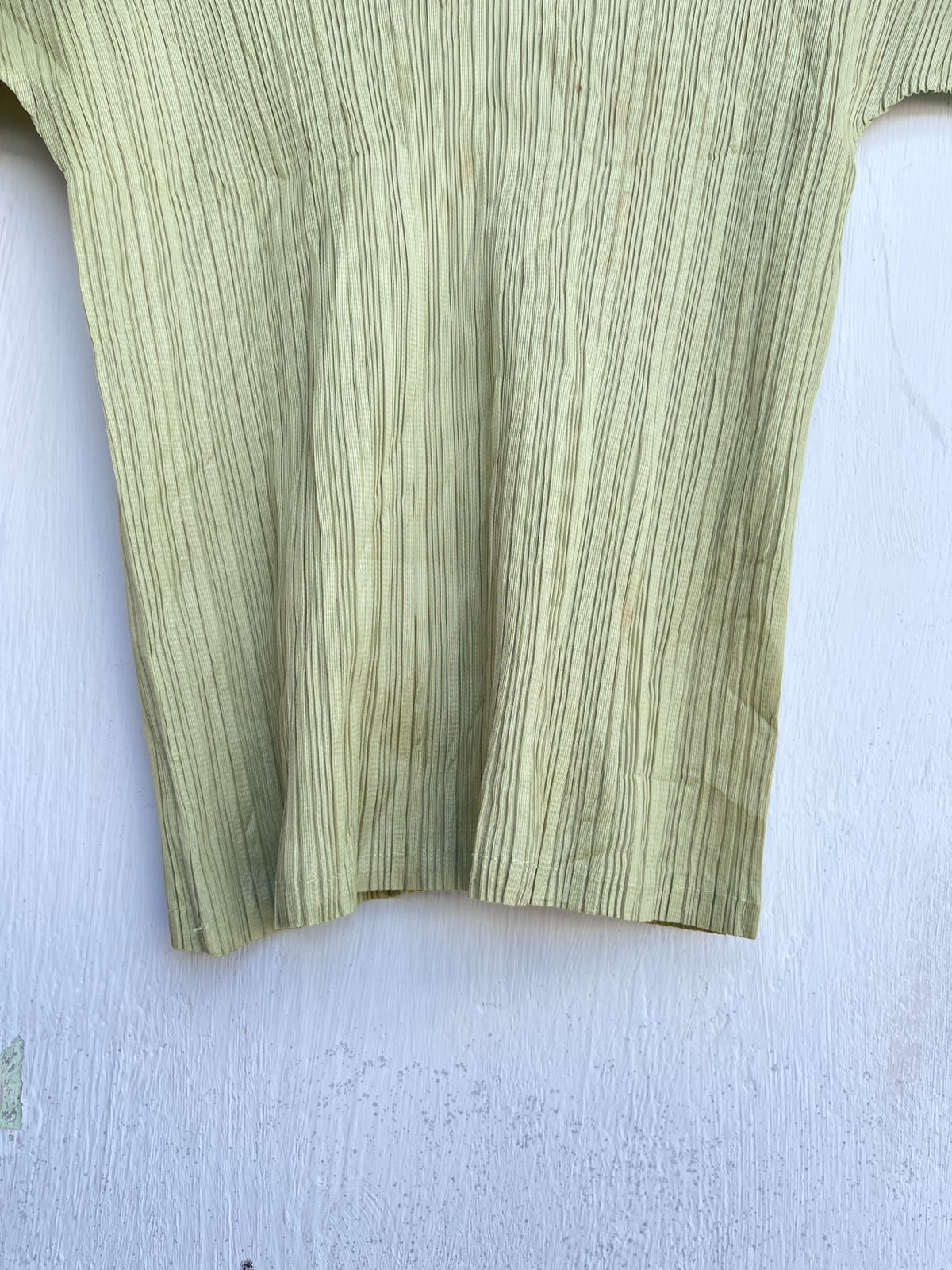 Japanese Brand Issey Miyake Style Pleated Plisse Short Sleeve Sage Green Size US S / EU 44-46 / 1 - 3 Thumbnail