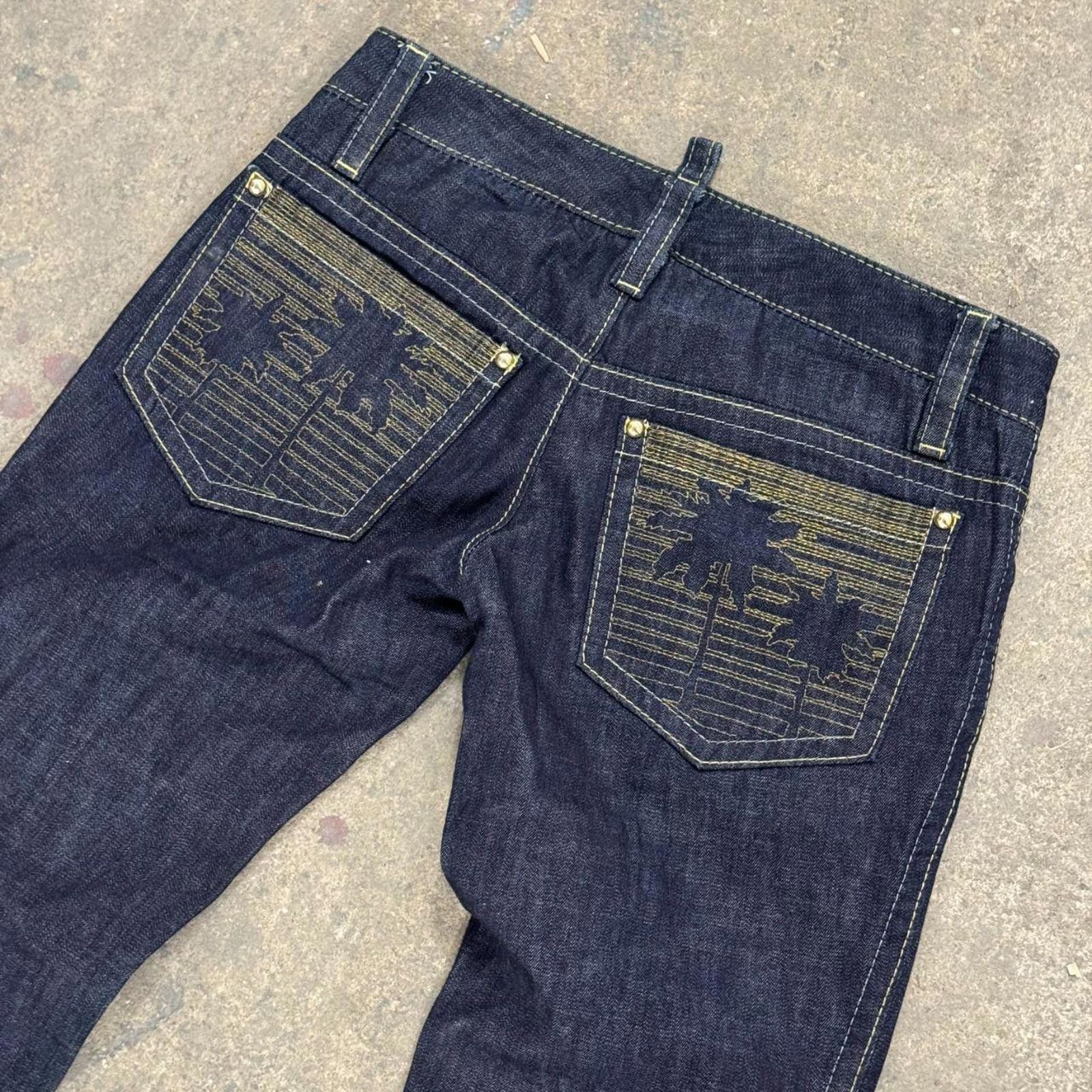Dsquared2 Y2K Vintage Dsquared2 Ultra Low-Rise Dark Wash Flare Jeans Size 28" / US 6 / IT 42 - 7 Thumbnail