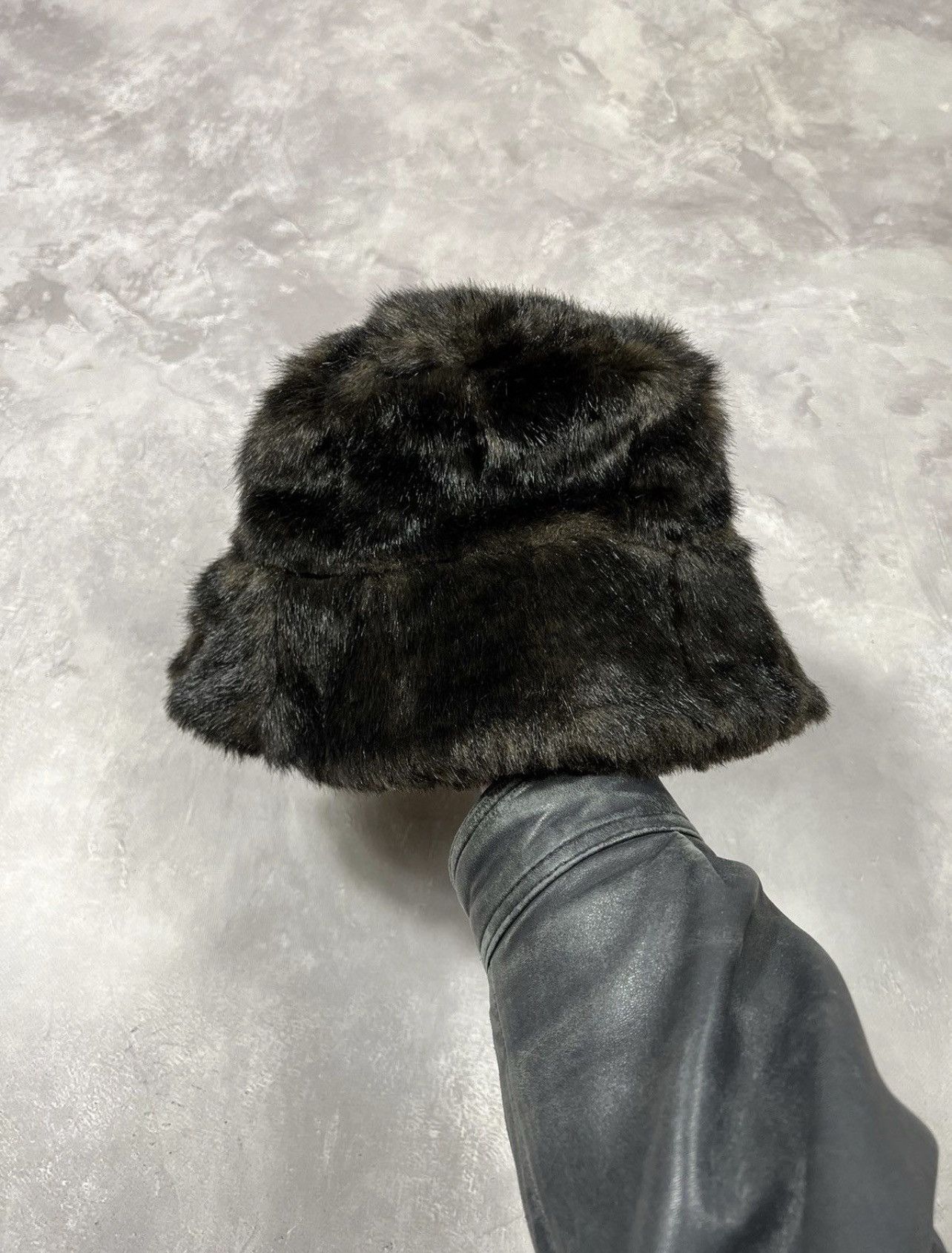 Vintage Vintage Fur Fuzzy Y2k Bucket Hat Size ONE SIZE - 1 Thumbnail