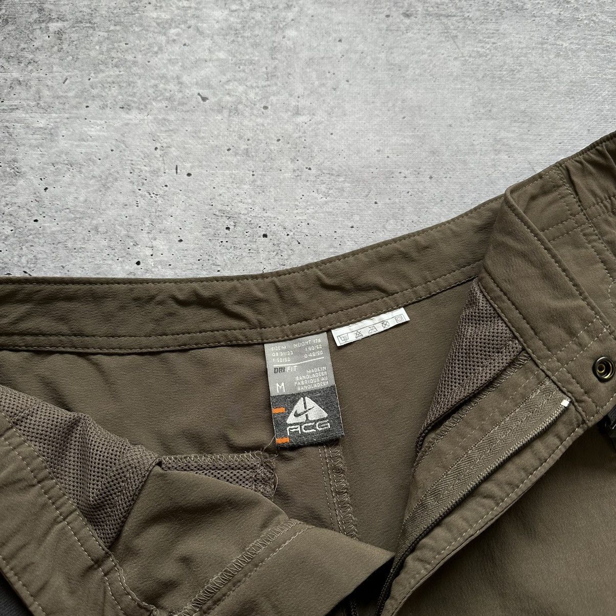 Vintage Mens Nike ACG Cargo Dri-Fit Pants Velvet Brown Size M Size US 32 / EU 48 - 11 Thumbnail