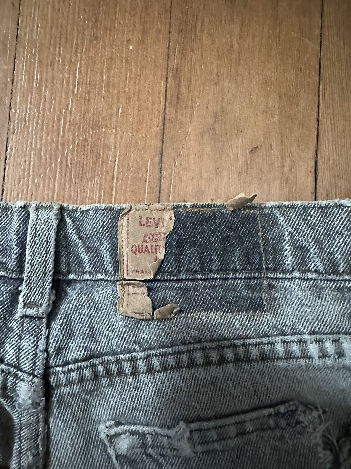 Levi's × Vintage Levi’s vintage distressed jeans Size US 33 - 7 Thumbnail