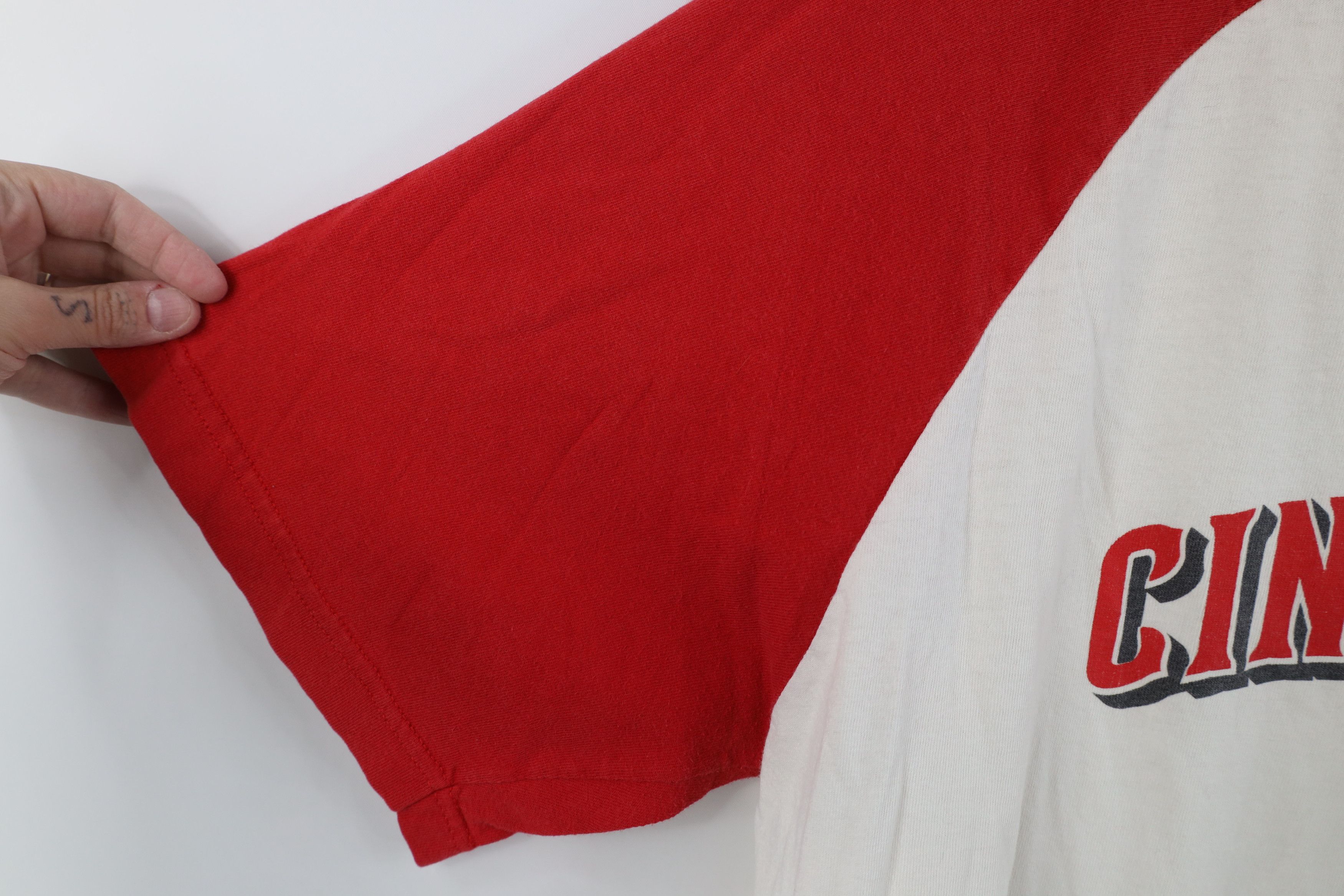 Nike Vintage Nike Swoosh Cincinnati Reds Baseball Raglan T-Shirt Size US L / EU 52-54 / 3 - 9 Thumbnail