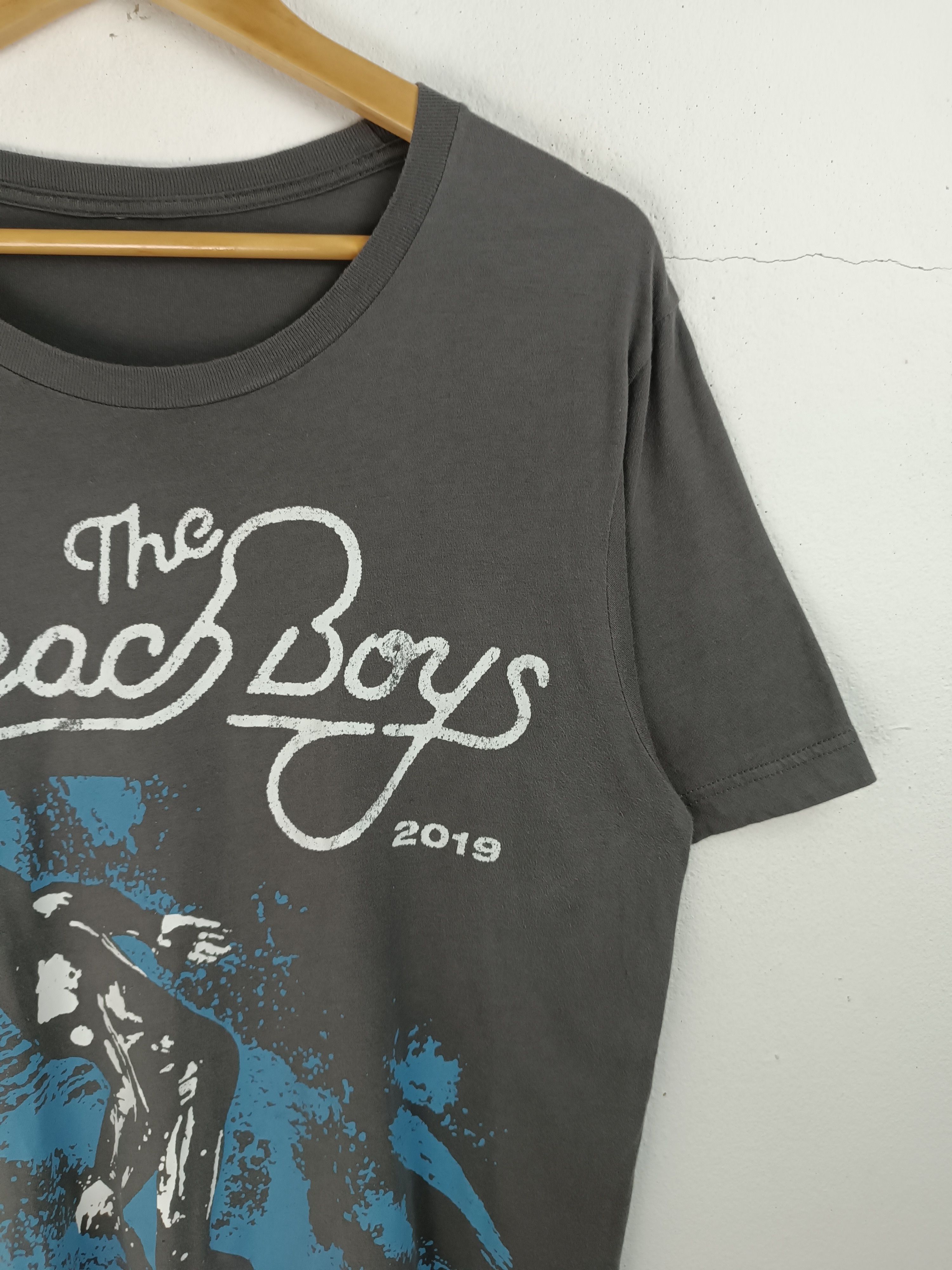 Vintage VINTAGE THE BEACH BOYS 2019 SURF BEACH TEE beatles who Size US L / EU 52-54 / 3 - 6 Thumbnail