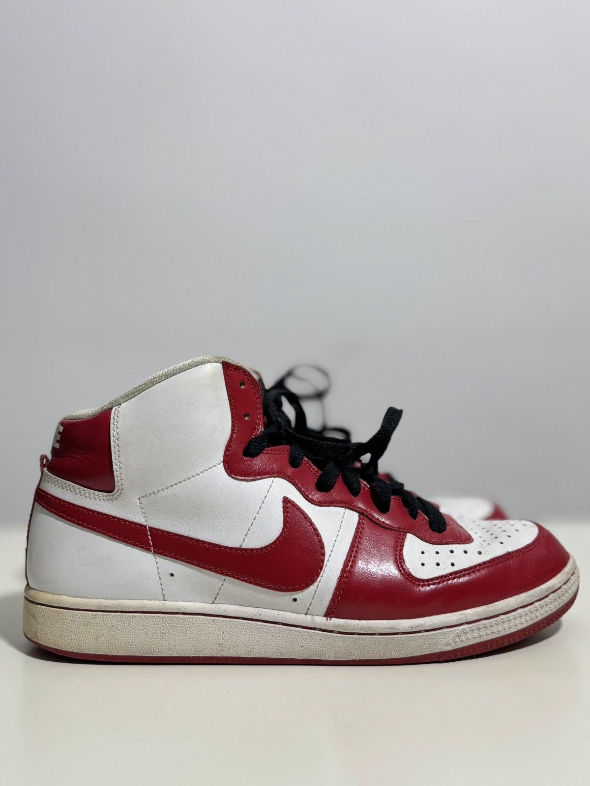 Nike Vintage 2009 Nike Mid University Red Sneakers 10.5 US Size US 10.5 / EU 43-44 - 1 Thumbnail