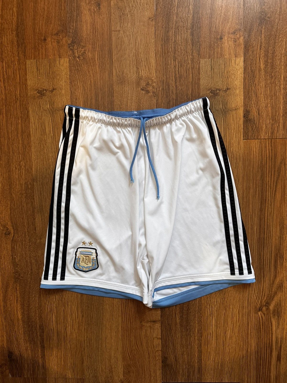 Adidas Vintage Adidas Argentina Shorts White Football Core Style Size US 31 - 1 Thumbnail