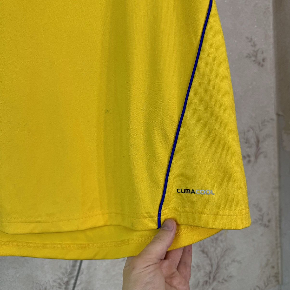 Adidas Adidas Ukraine Jersey 2011-12 Home Football Shirt Soccer L Size US L / EU 52-54 / 3 - 16 Thumbnail