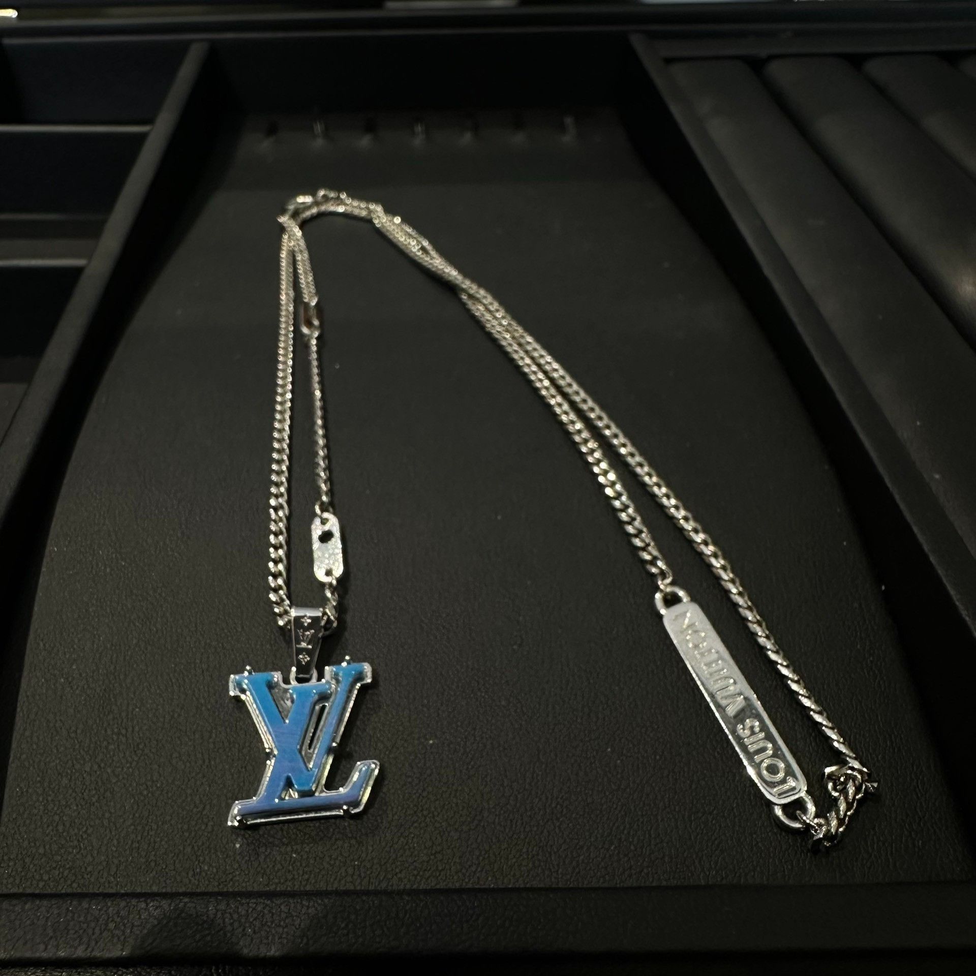 Louis Vuitton Louis Vuitton Retro Gradient Multi Necklace OS Women Size ONE SIZE - 1 Thumbnail