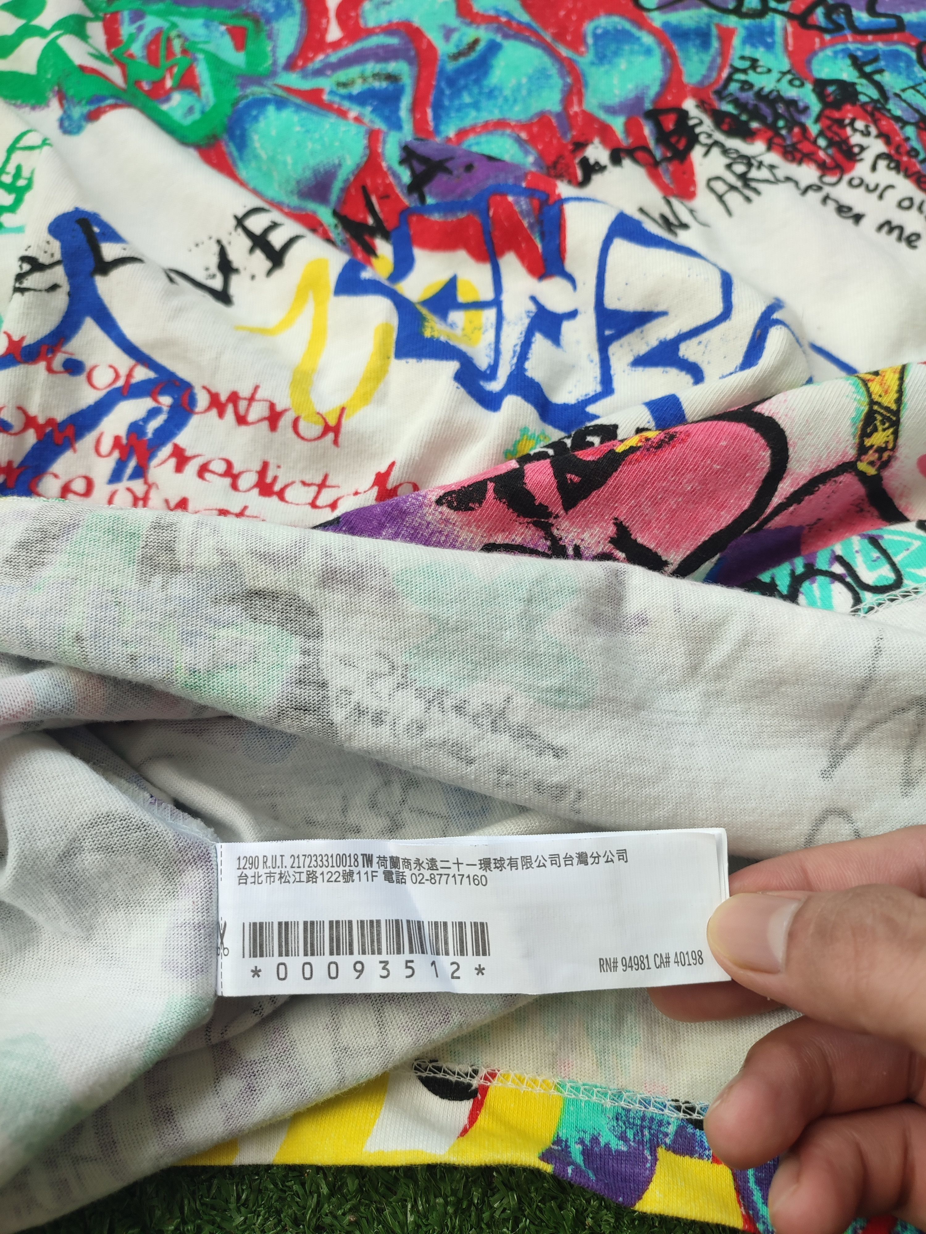 Forever 21 Crazy Rare Art Design by Forever 21 Tees Size US L / EU 52-54 / 3 - 7 Thumbnail