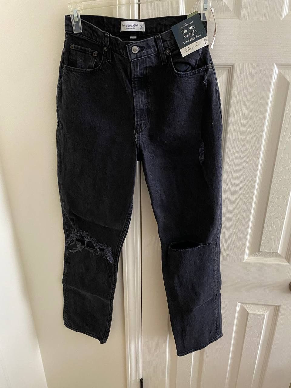 Abercrombie & Fitch The 90s Straight Ultra High Rise Black Size 28" / US 6 / IT 42 - 1 Thumbnail