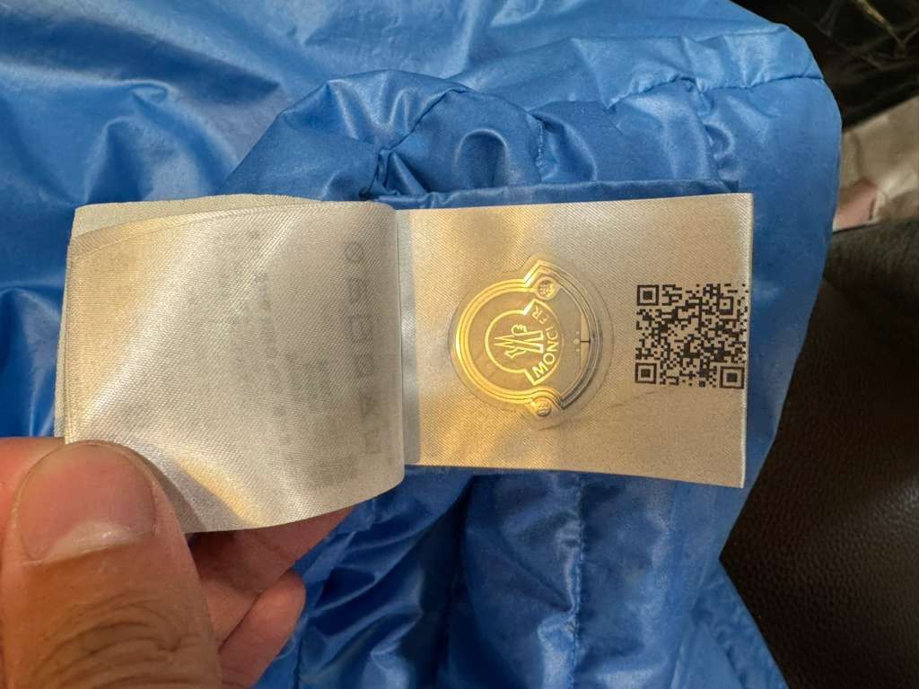 Moncler Moncler clai quilted full zip hooded vest Size US L / EU 52-54 / 3 - 18 Thumbnail