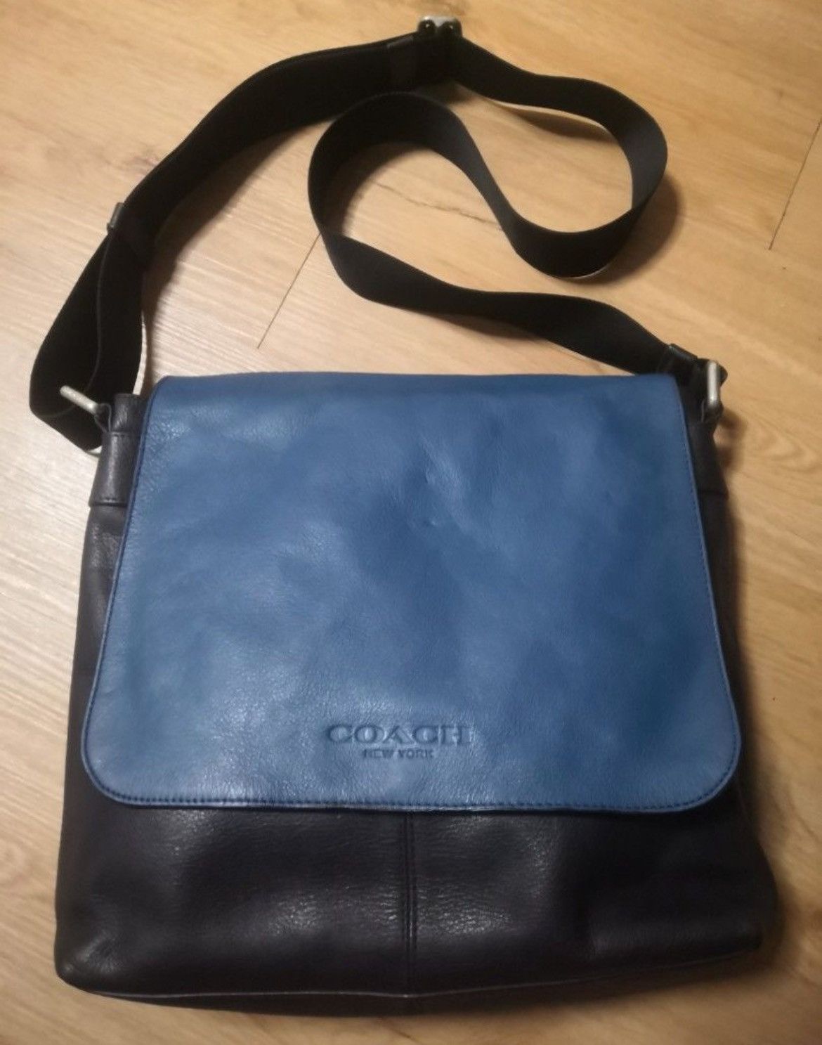 Coach Authentic Coach New York Medium Messenger Bag Size ONE SIZE - 1 Thumbnail